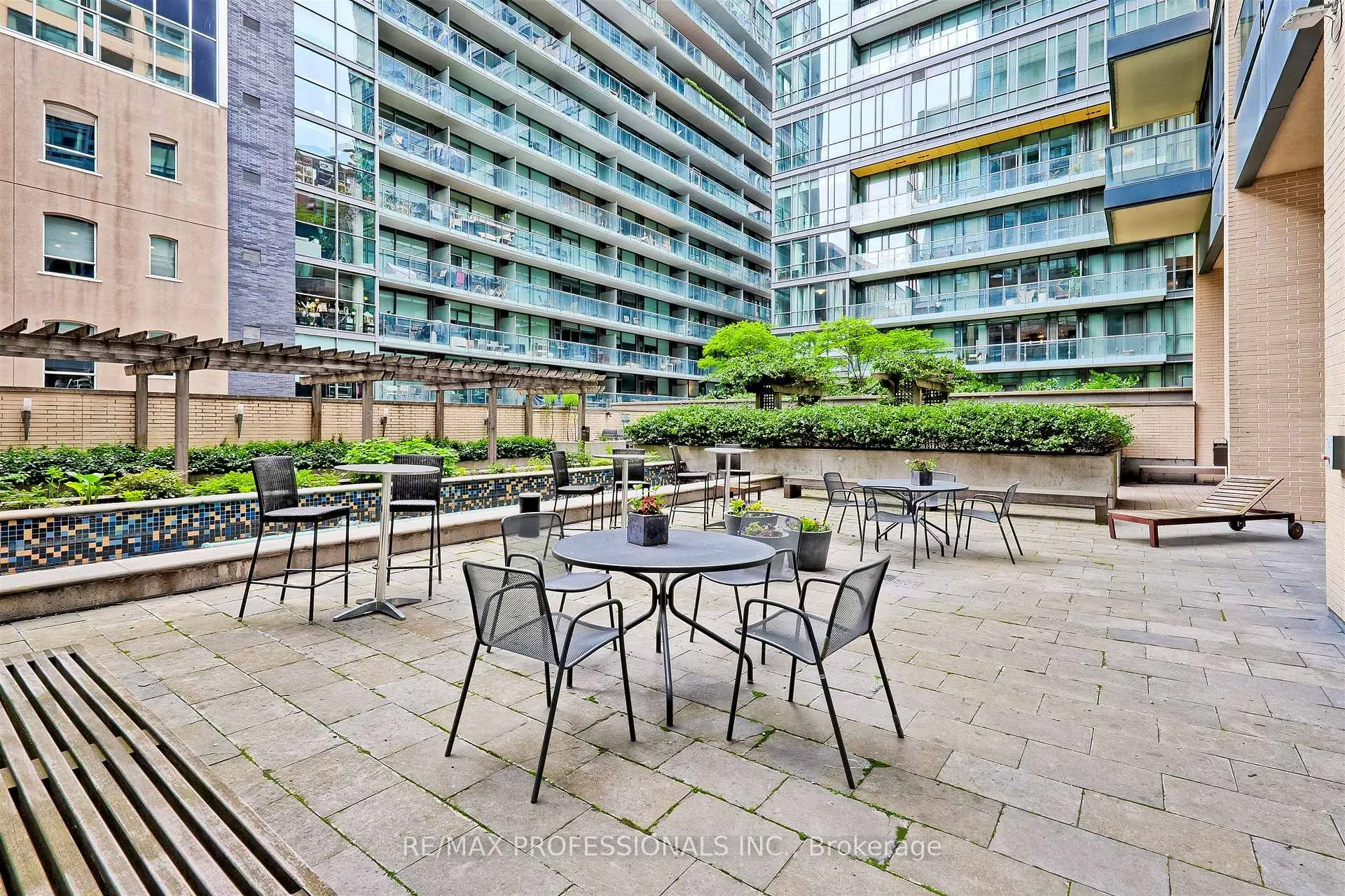 Photo 26 of Unit 1416, 438 King Street, Toronto, Waterfront Communities — HOMEH