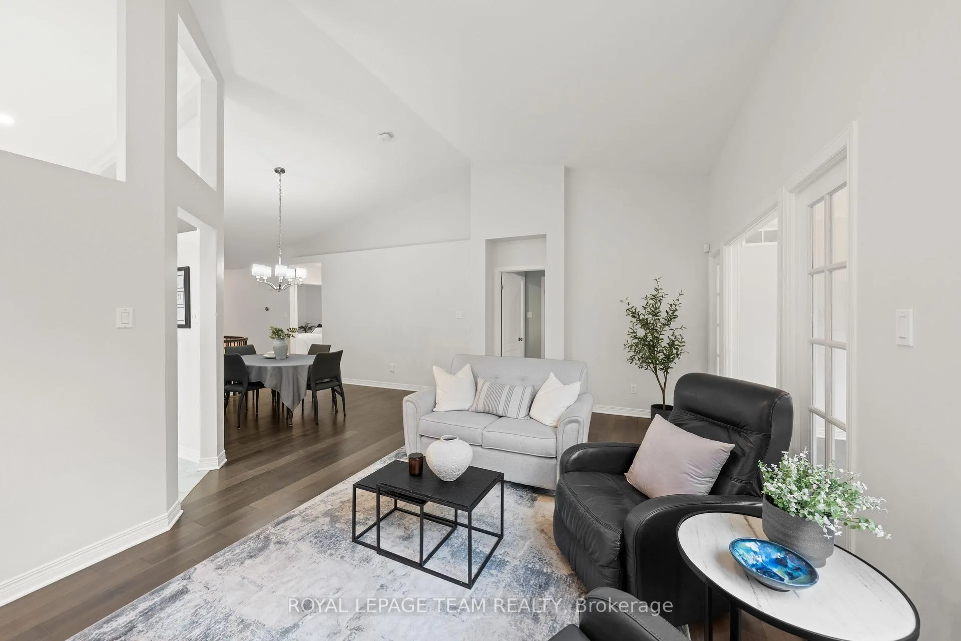 Photo 11 of 12 Coulson Court, Ottawa, Kanata - Kanata Lakes/Heritage Hills — HOMEH