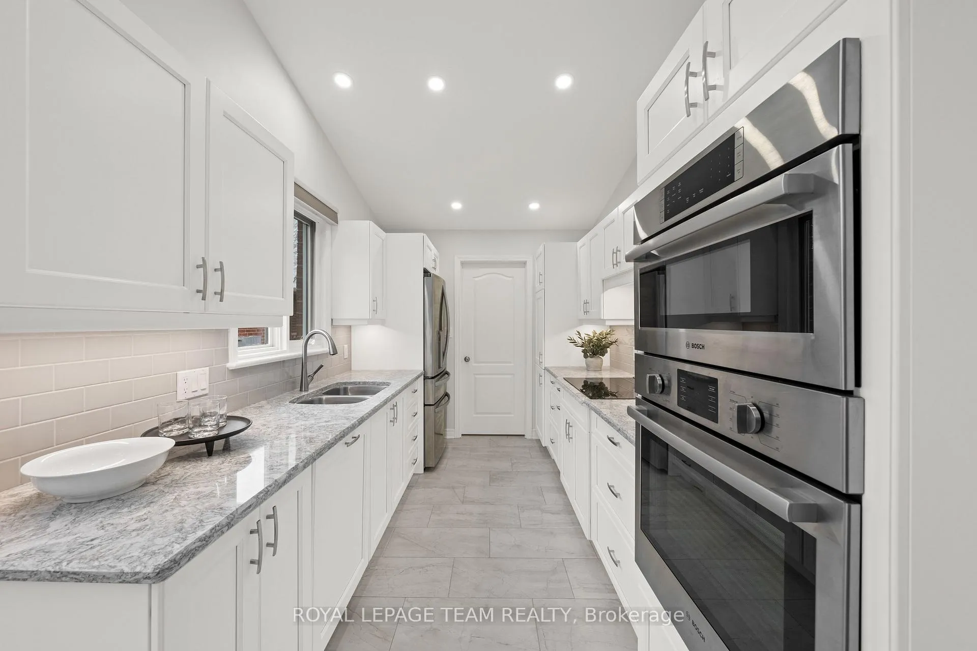Photo 17 of 12 Coulson Court, Ottawa, Kanata - Kanata Lakes/Heritage Hills — HOMEH
