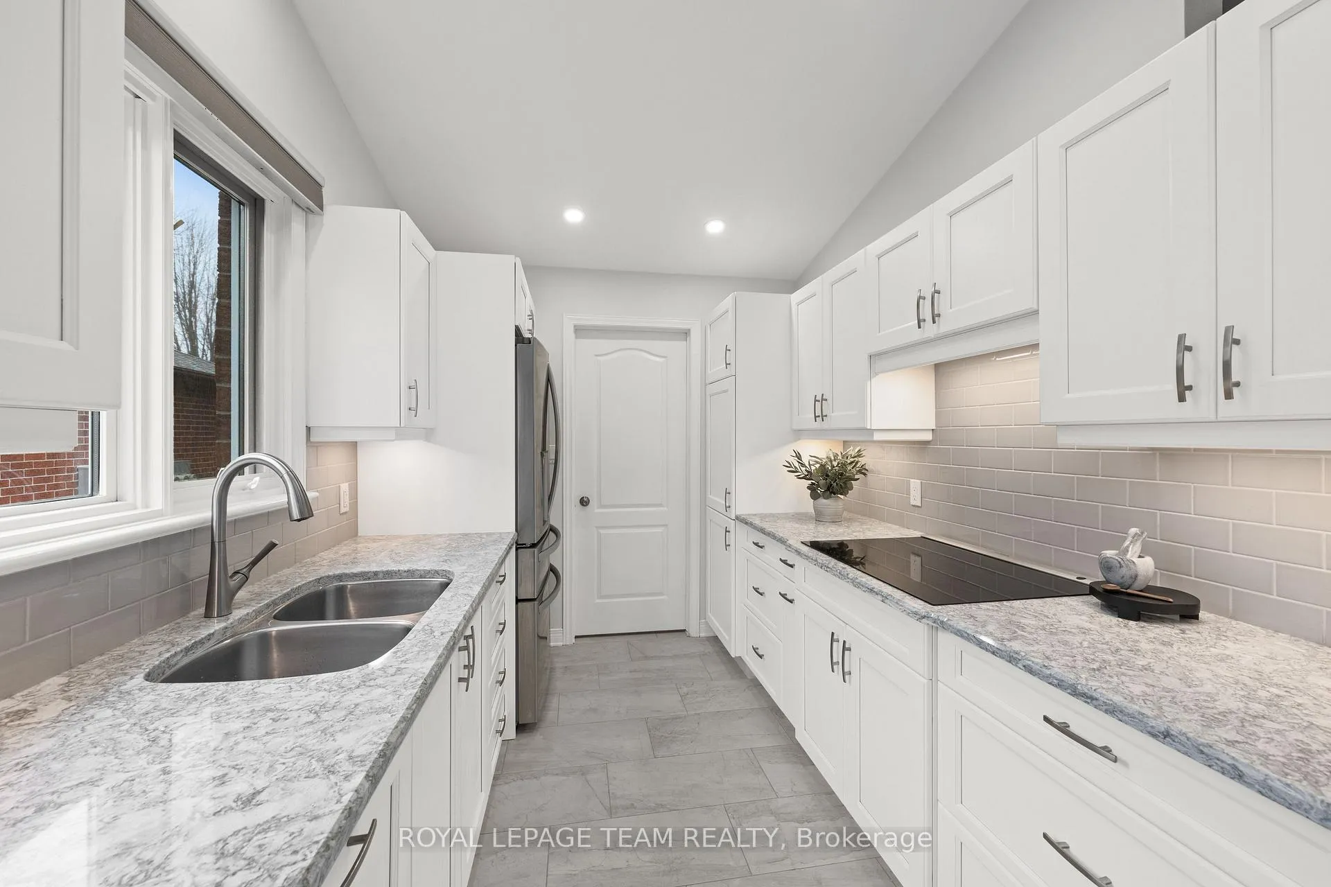 Photo 18 of 12 Coulson Court, Ottawa, Kanata - Kanata Lakes/Heritage Hills — HOMEH
