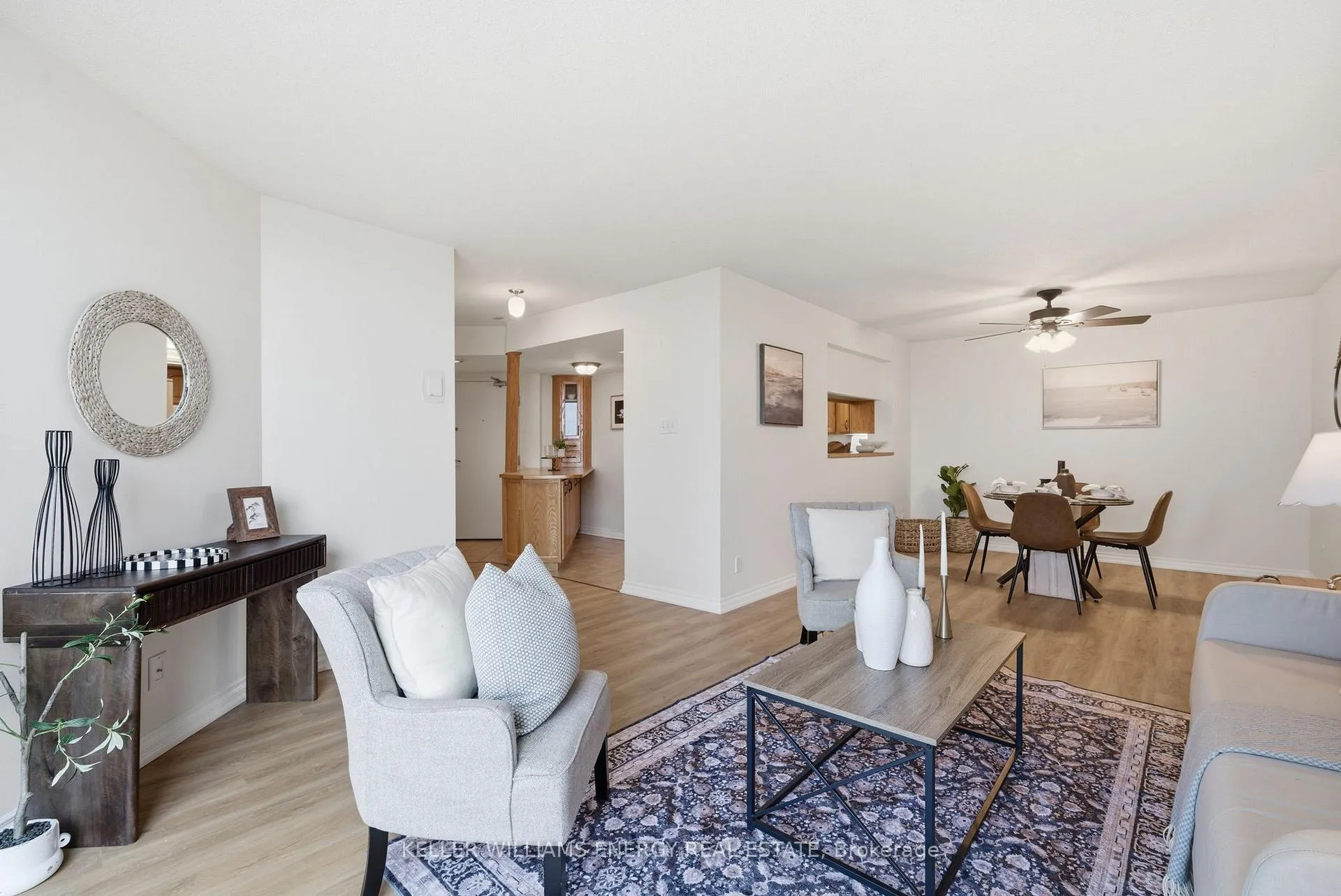 Photo 3 of Unit 610, 360 Watson Street W, Whitby, Port Whitby — HOMEH