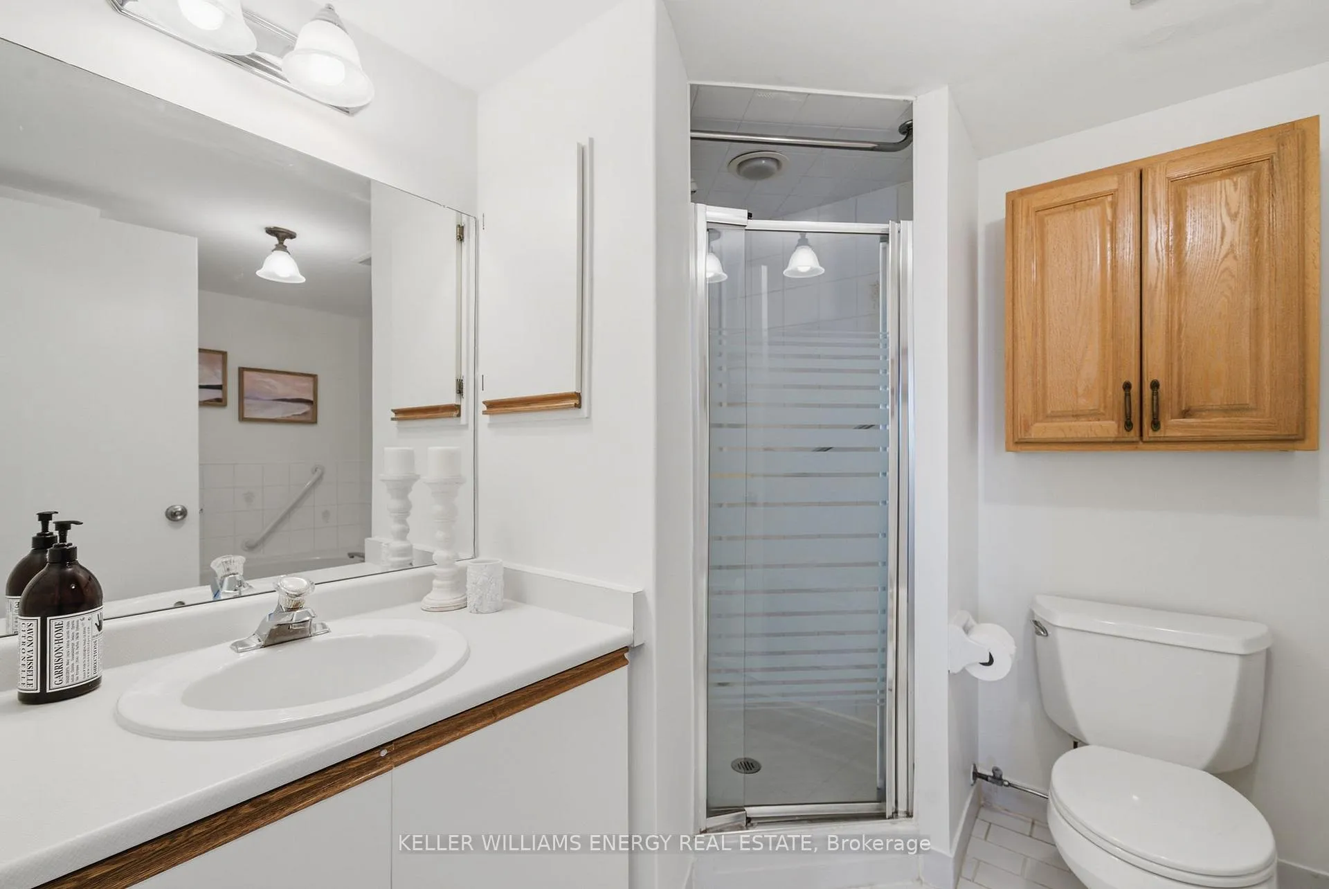 Photo 11 of Unit 610, 360 Watson Street W, Whitby, Port Whitby — HOMEH