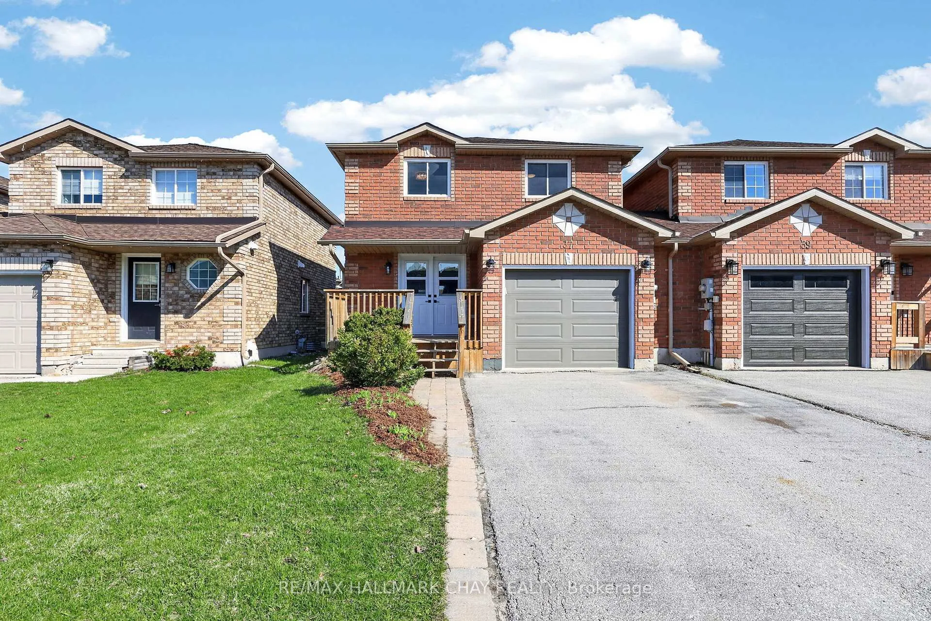 Photo 2 of 37 Majesty Boulevard, Barrie, Innis-Shore — HOMEH