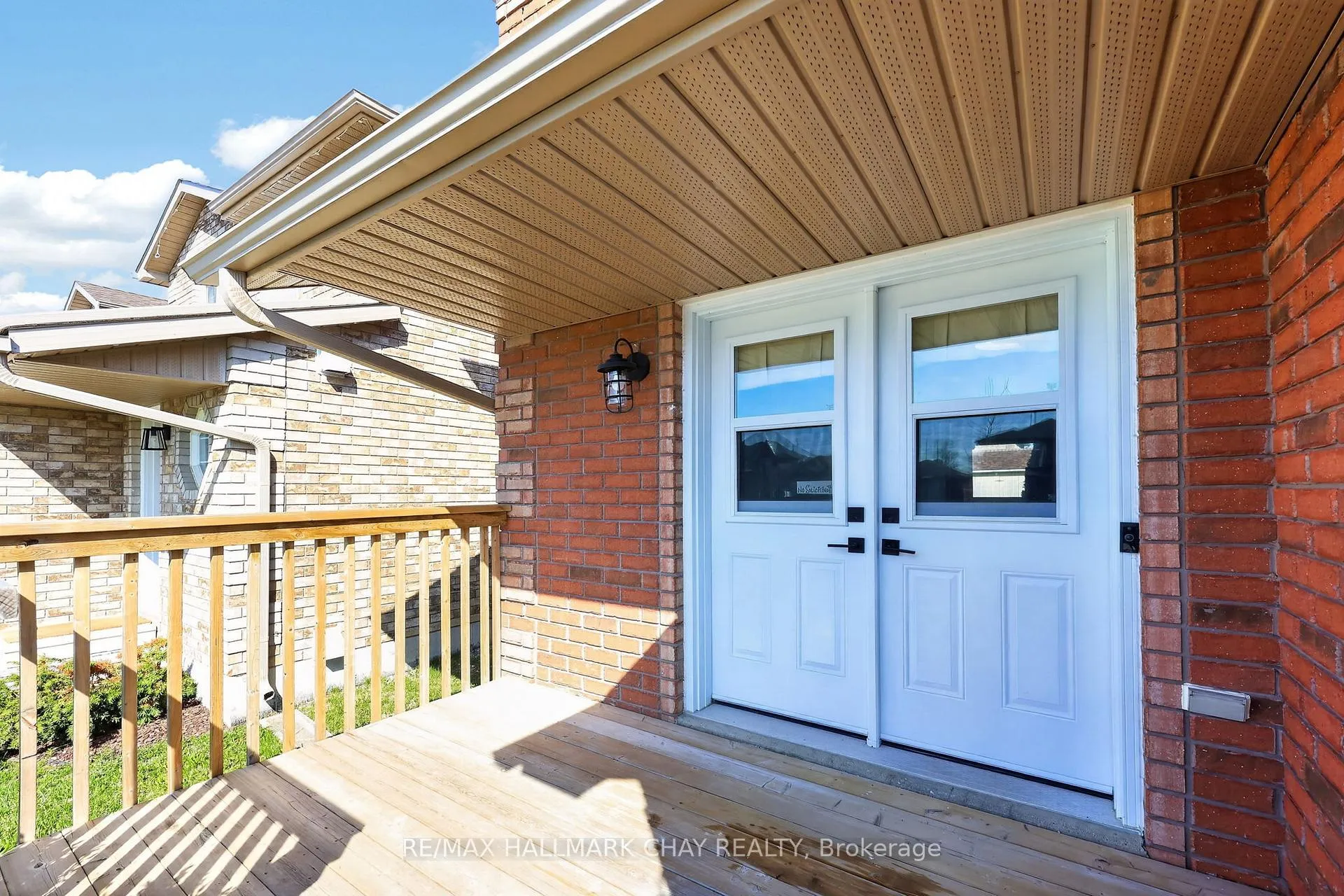 Photo 5 of 37 Majesty Boulevard, Barrie, Innis-Shore — HOMEH