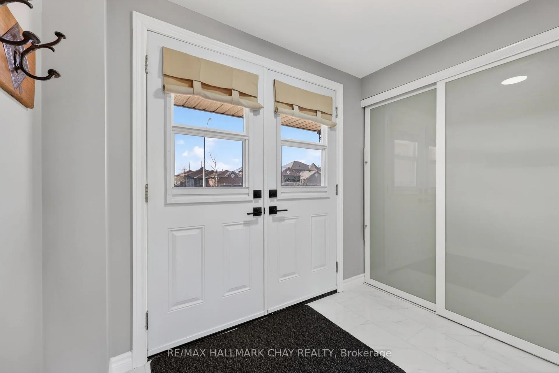Photo 7 of 37 Majesty Boulevard, Barrie, Innis-Shore — HOMEH