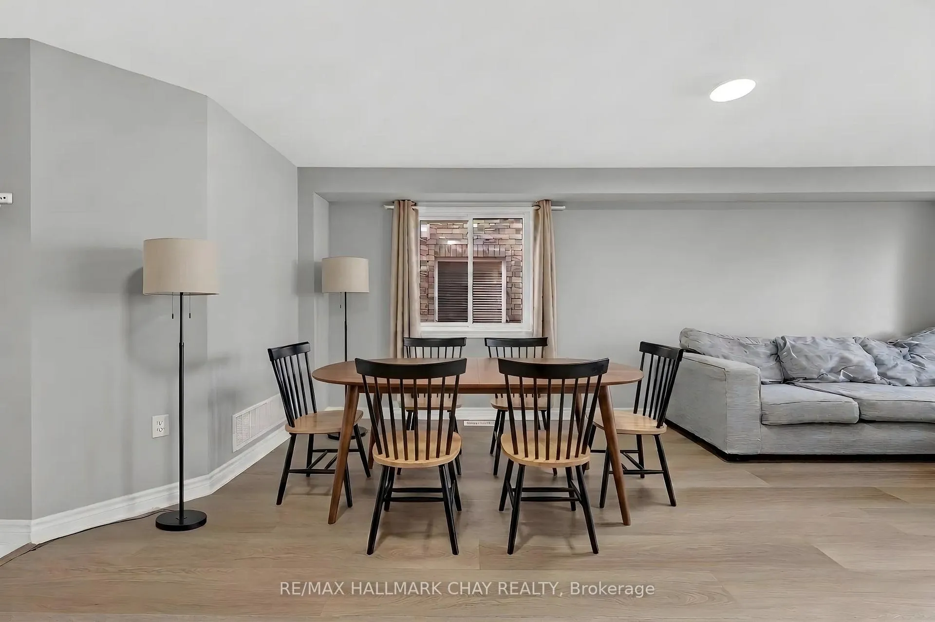 Photo 12 of 37 Majesty Boulevard, Barrie, Innis-Shore — HOMEH
