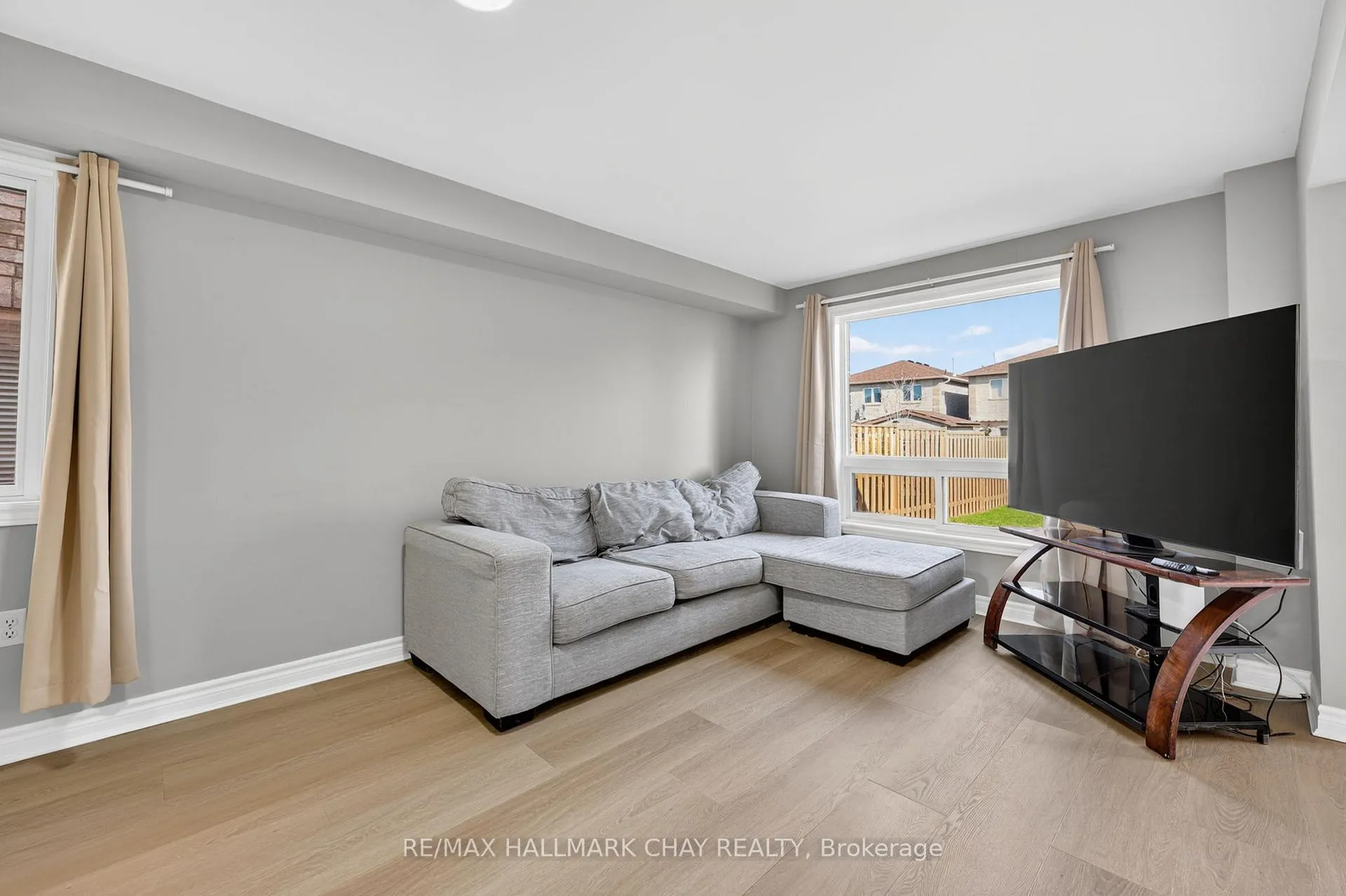 Photo 15 of 37 Majesty Boulevard, Barrie, Innis-Shore — HOMEH