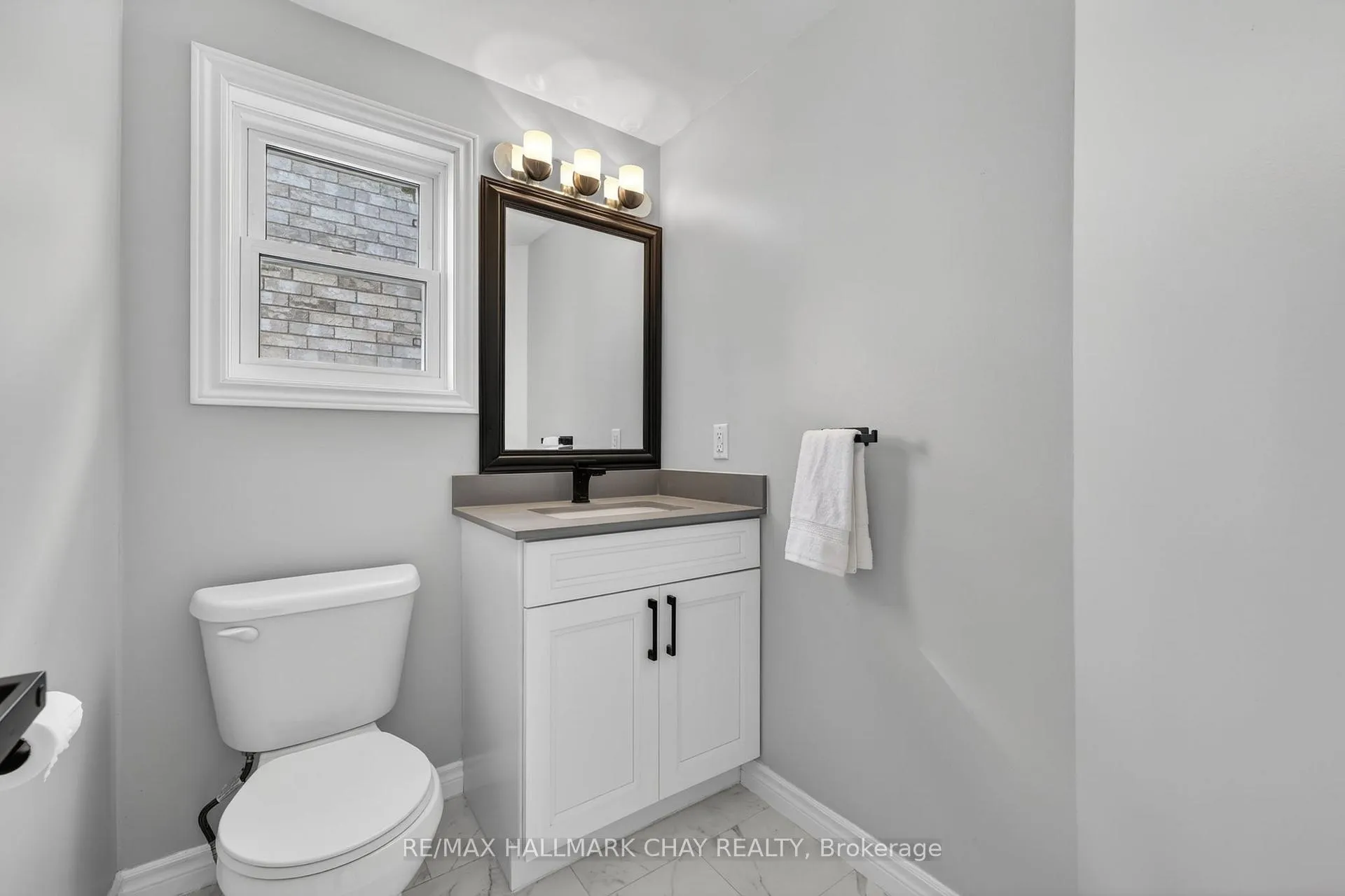 Photo 18 of 37 Majesty Boulevard, Barrie, Innis-Shore — HOMEH