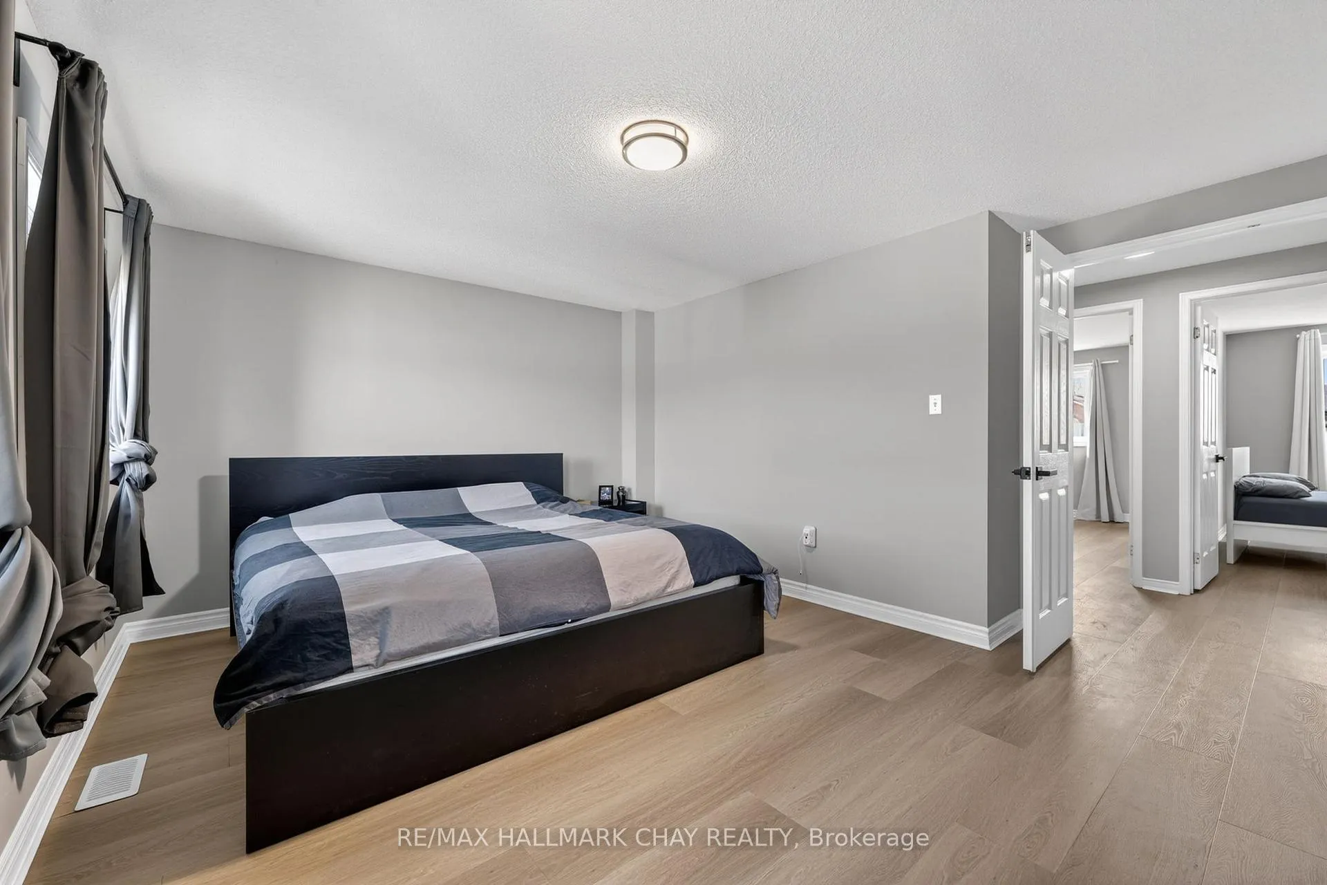 Photo 20 of 37 Majesty Boulevard, Barrie, Innis-Shore — HOMEH
