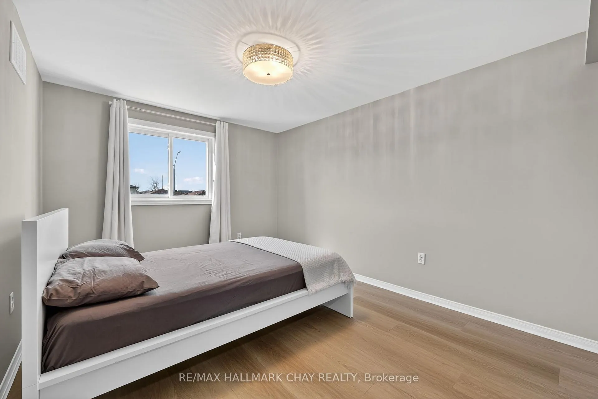 Photo 22 of 37 Majesty Boulevard, Barrie, Innis-Shore — HOMEH