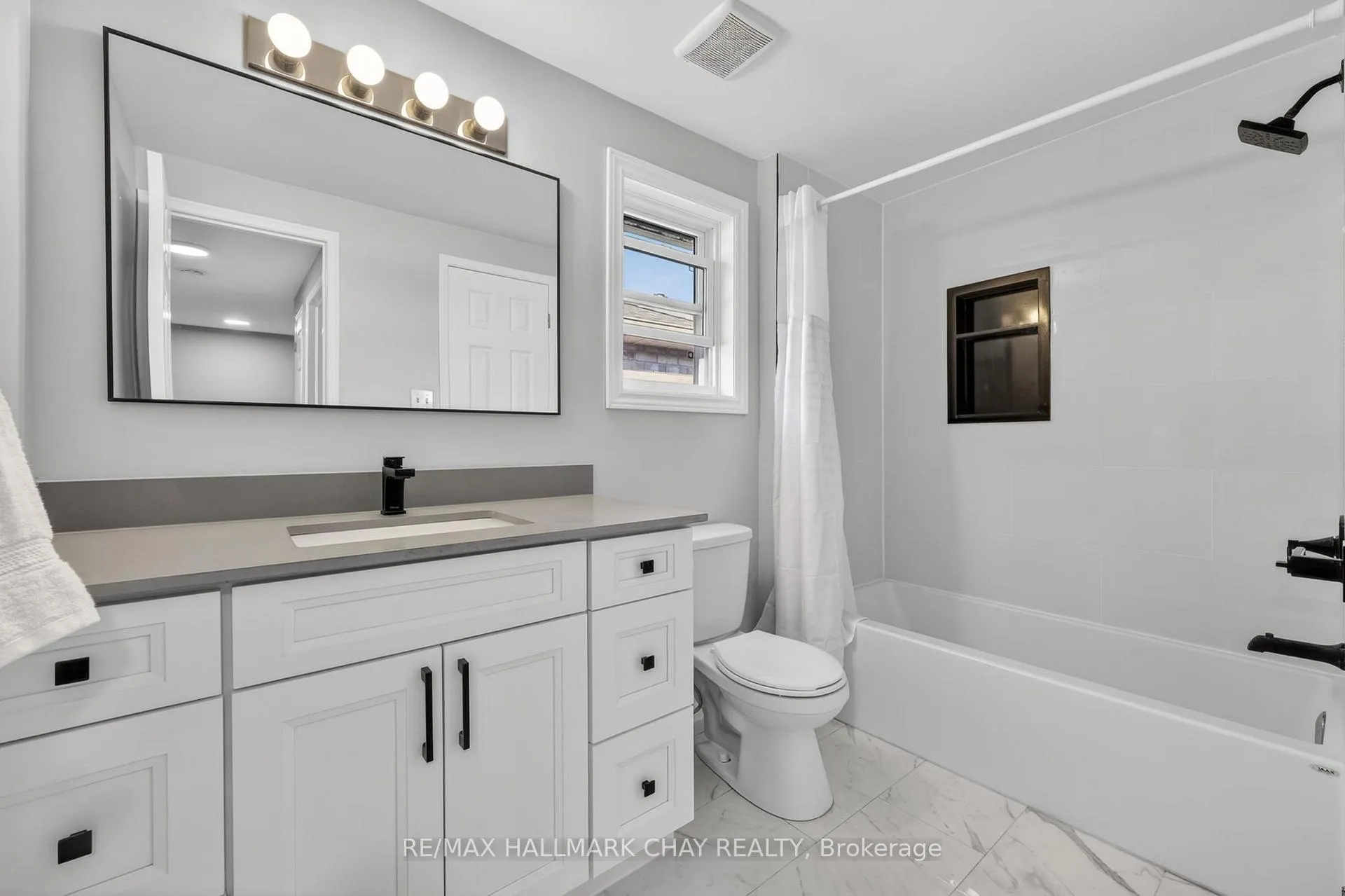 Photo 27 of 37 Majesty Boulevard, Barrie, Innis-Shore — HOMEH