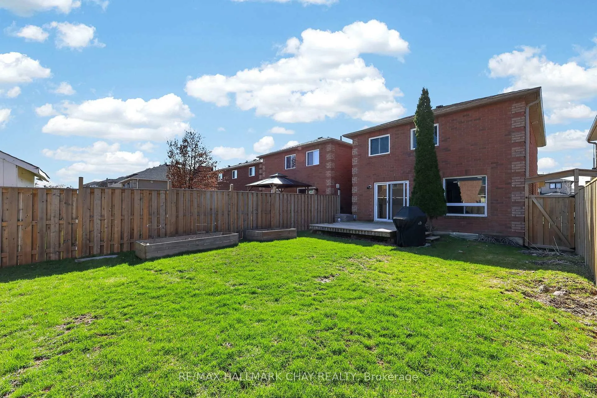 Photo 32 of 37 Majesty Boulevard, Barrie, Innis-Shore — HOMEH