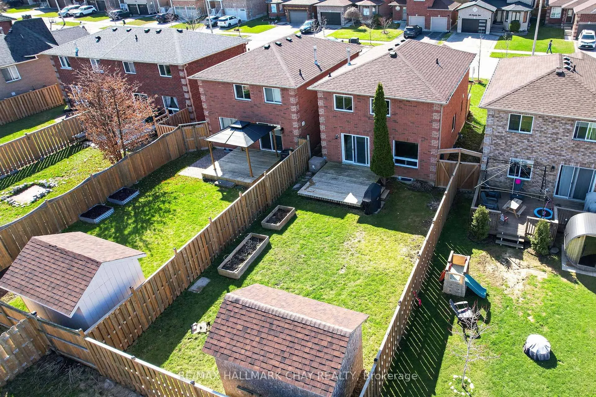 Photo 38 of 37 Majesty Boulevard, Barrie, Innis-Shore — HOMEH