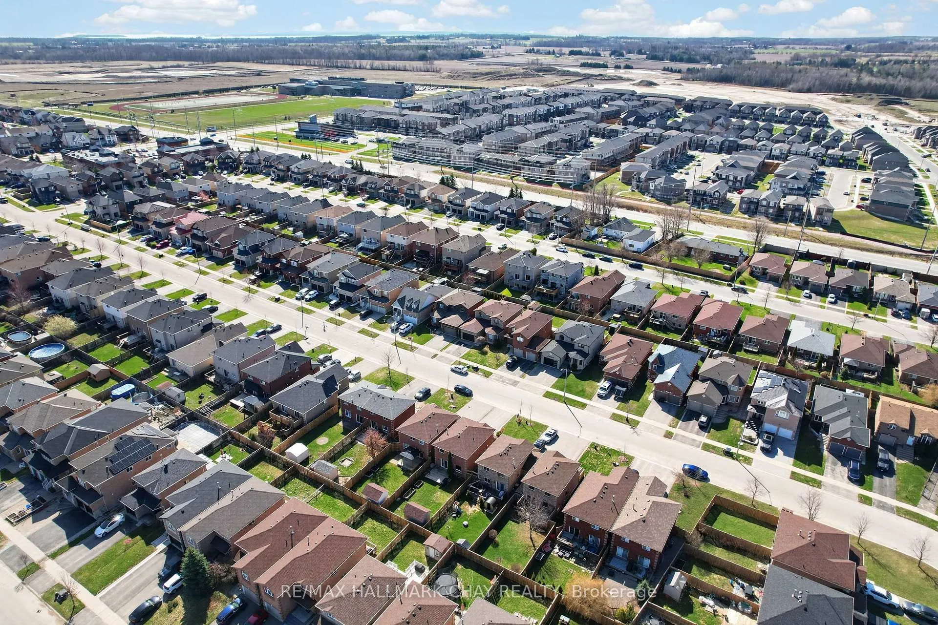 Photo 40 of 37 Majesty Boulevard, Barrie, Innis-Shore — HOMEH