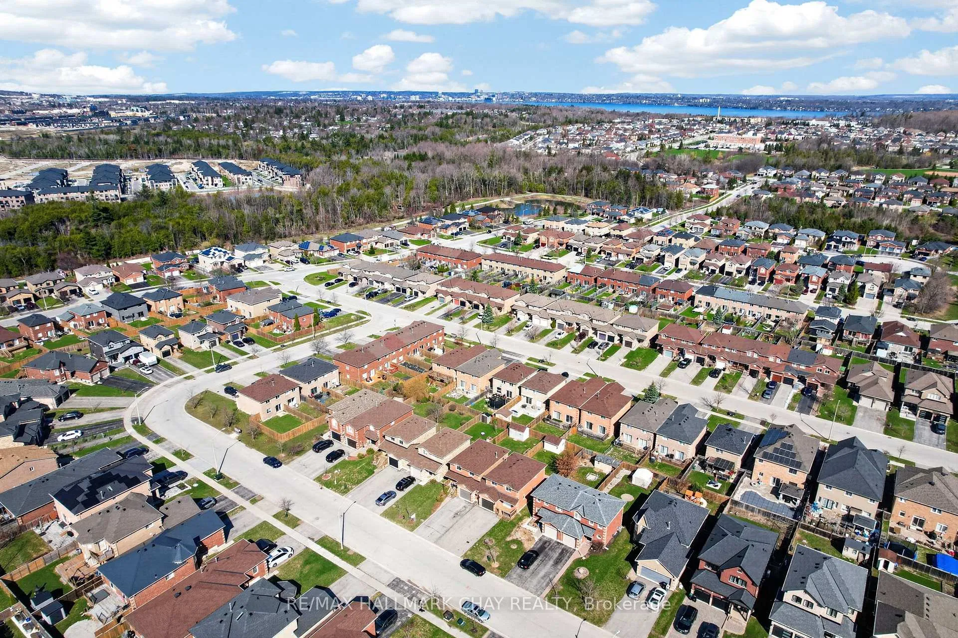 Photo 43 of 37 Majesty Boulevard, Barrie, Innis-Shore — HOMEH