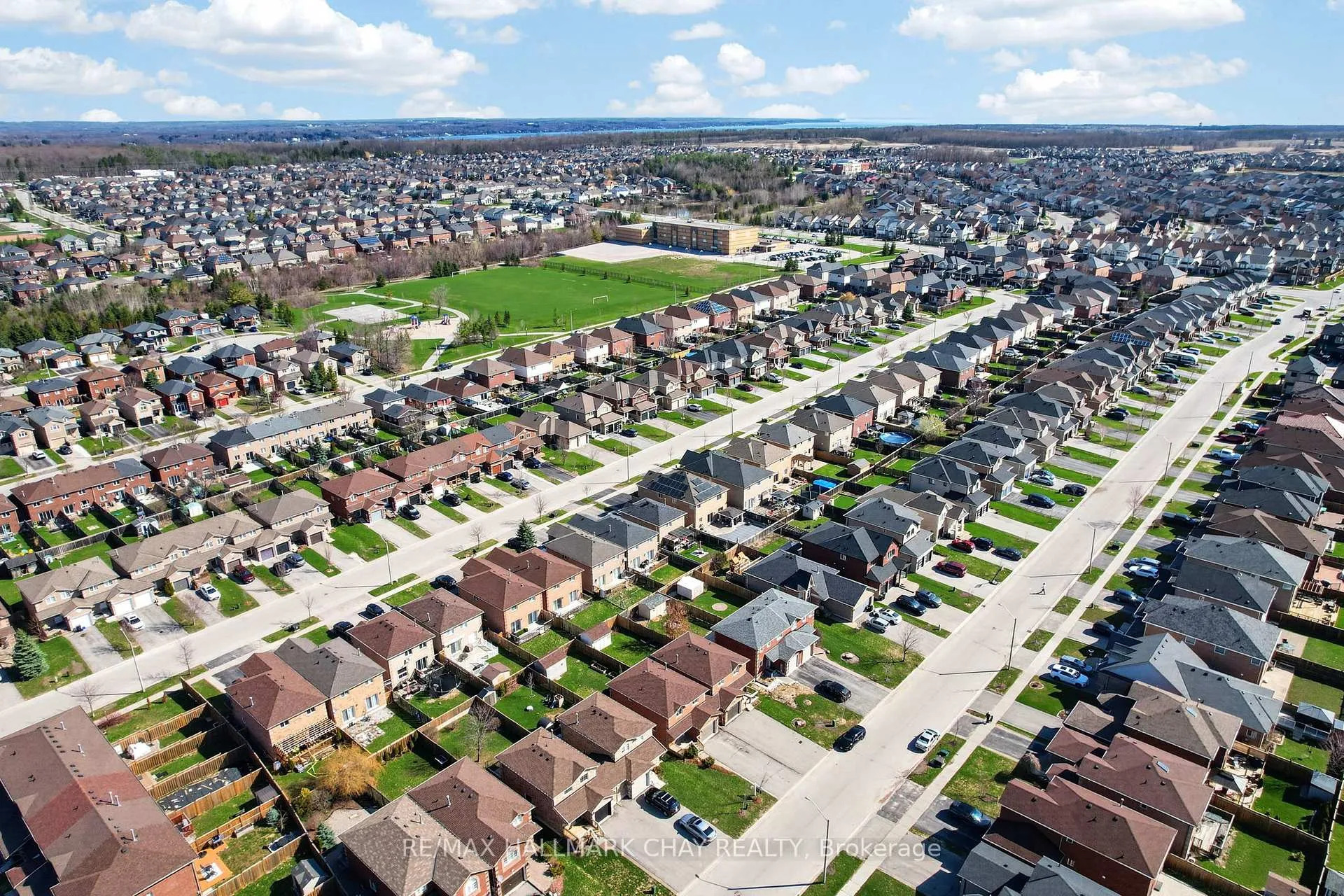 Photo 44 of 37 Majesty Boulevard, Barrie, Innis-Shore — HOMEH