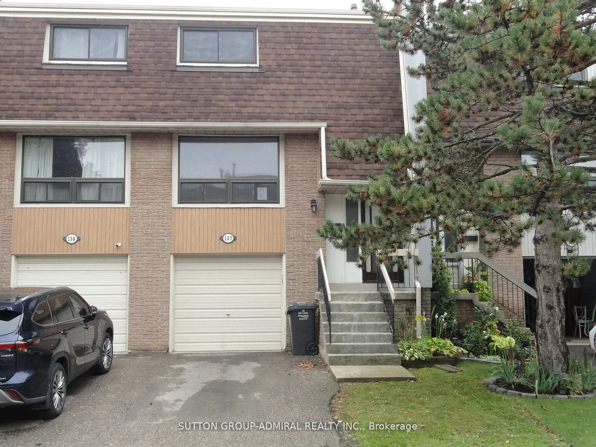 Photo 2 of 137 Ashton Crescent, Brampton, Central Park — HOMEH
