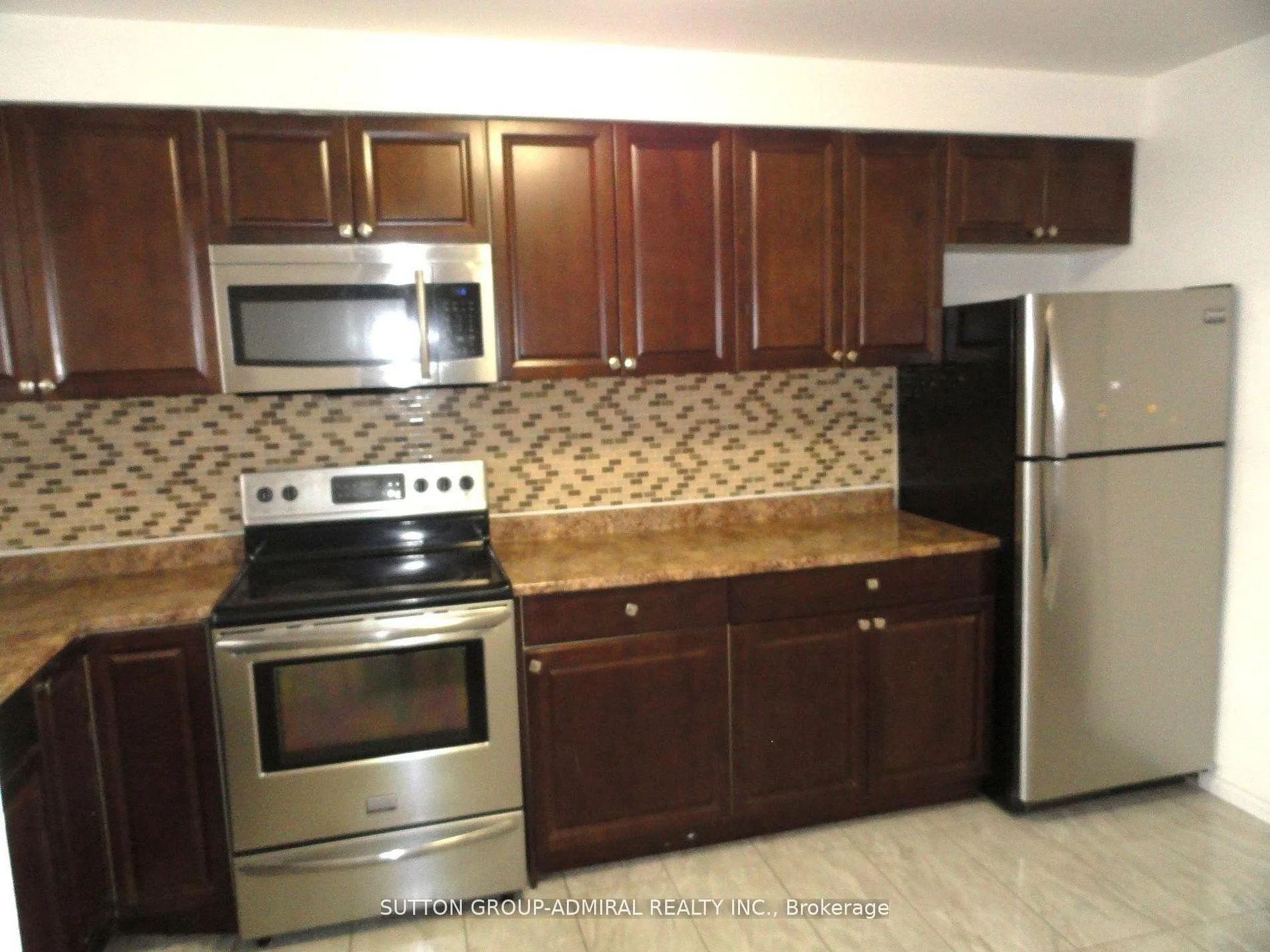 Photo 5 of 137 Ashton Crescent, Brampton, Central Park — HOMEH