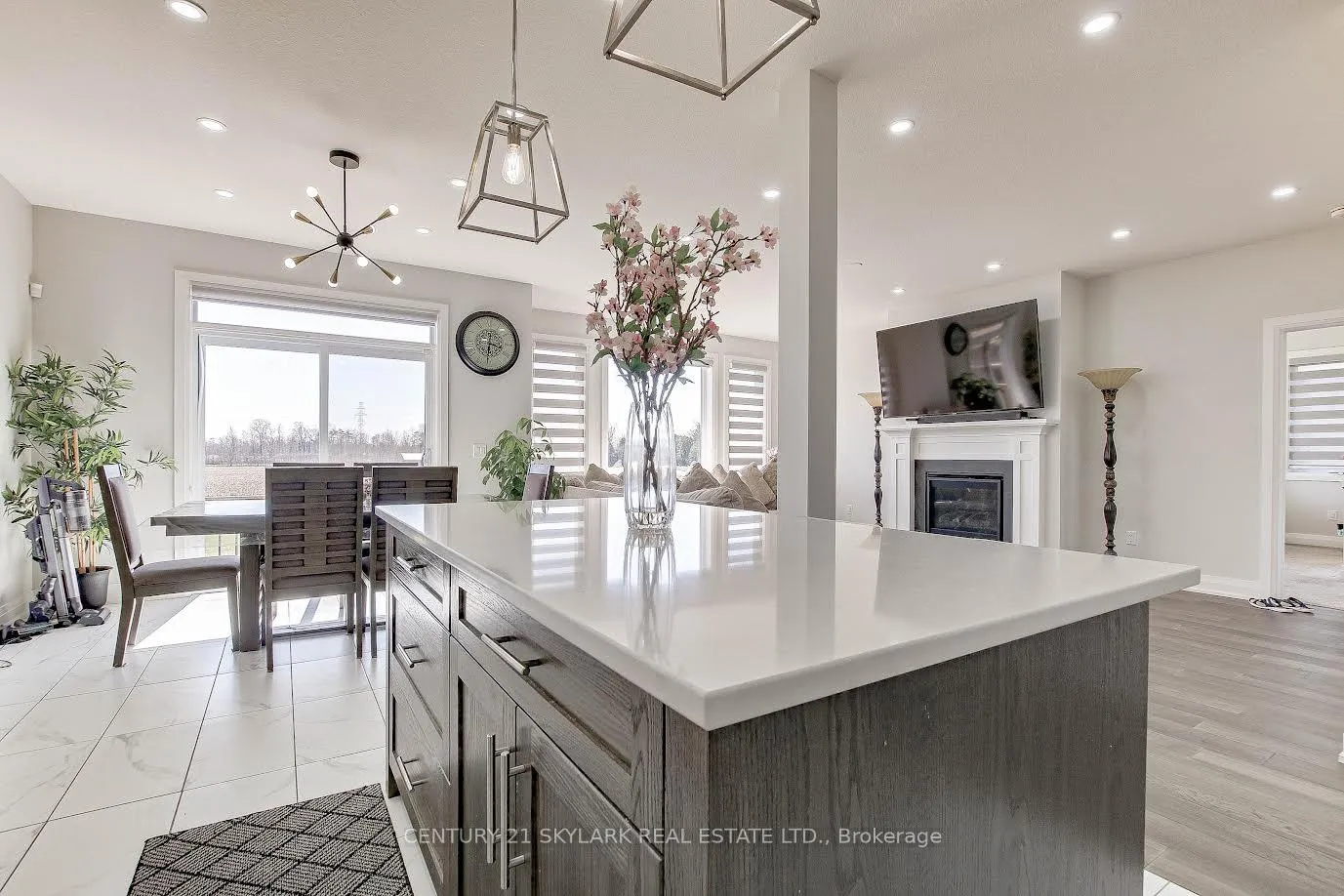 Photo 7 of 2033 Lockwood Crescent, Strathroy-Caradoc, Rural Strathroy-Caradoc — HOMEH