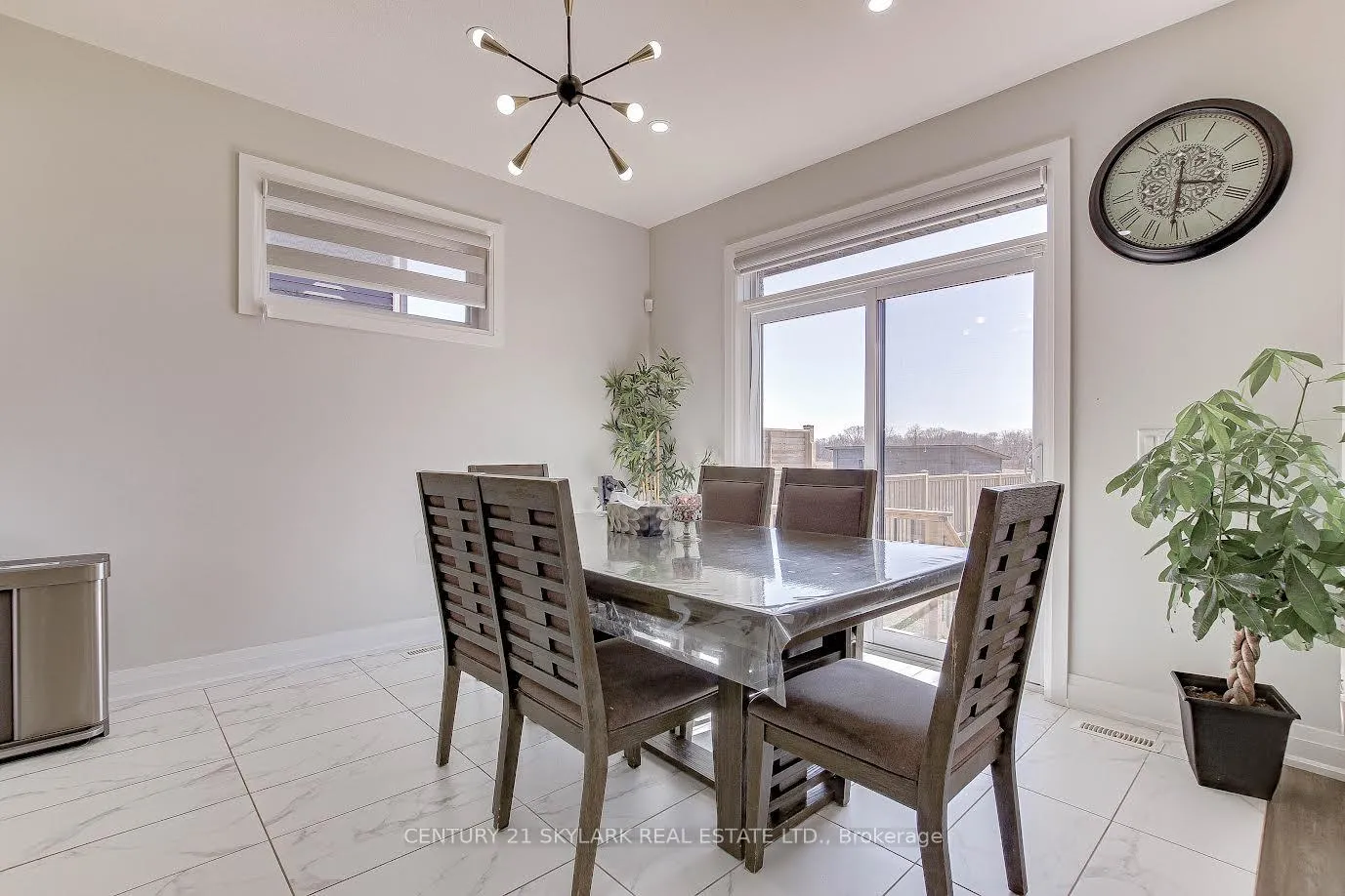 Photo 10 of 2033 Lockwood Crescent, Strathroy-Caradoc, Rural Strathroy-Caradoc — HOMEH