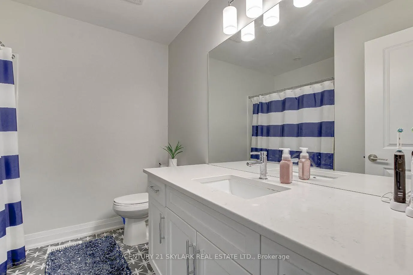 Photo 22 of 2033 Lockwood Crescent, Strathroy-Caradoc, Rural Strathroy-Caradoc — HOMEH