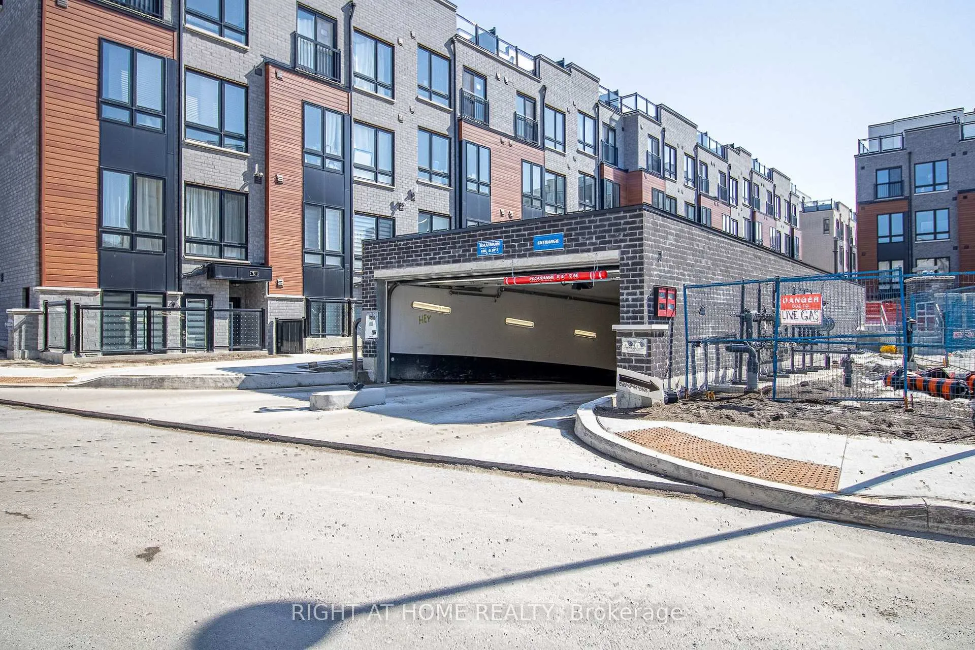 Photo 3 of Unit 2, 255 McLevin Avenue, Scarborough, Malvern — HOMEH