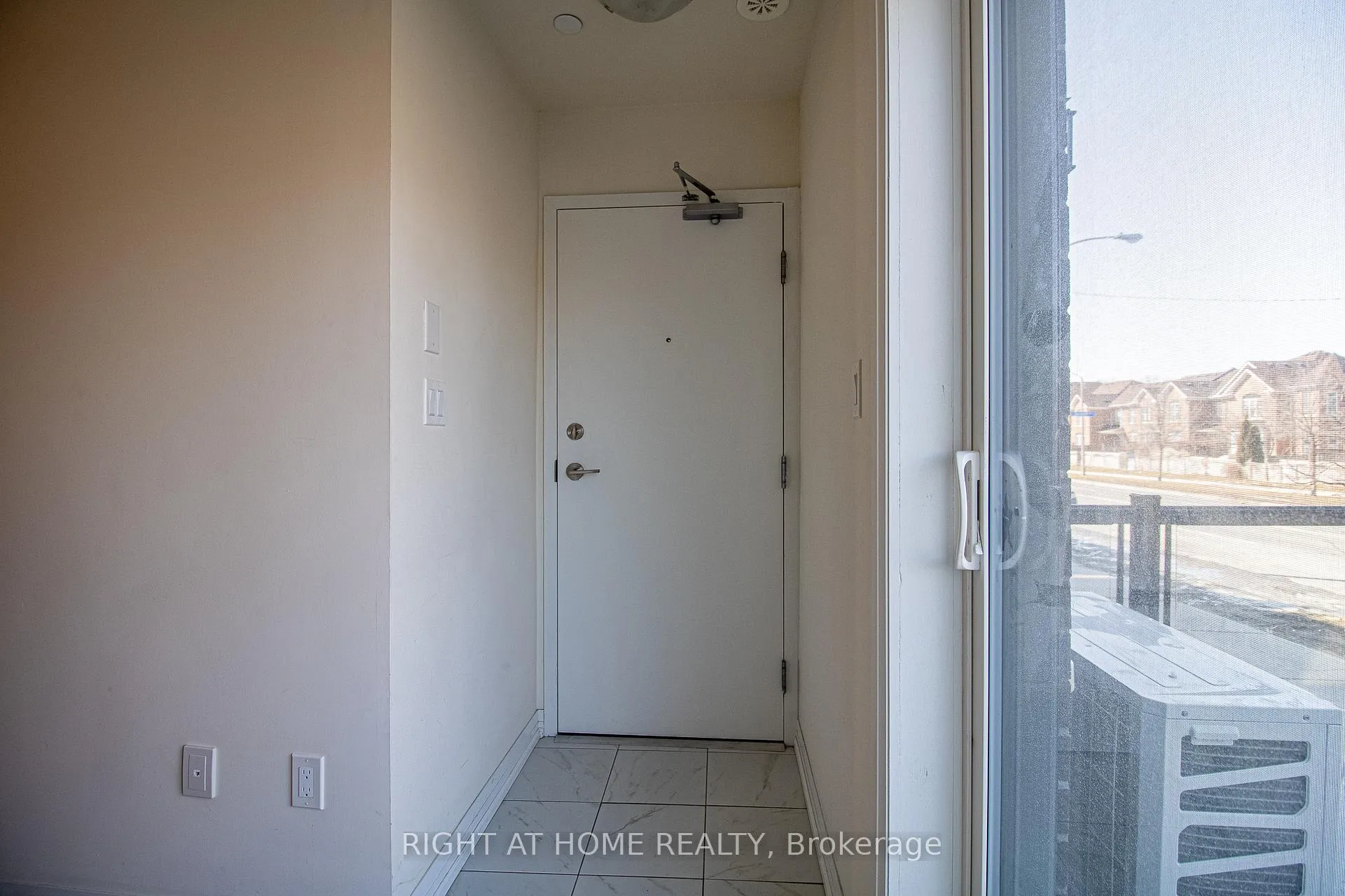 Photo 7 of Unit 2, 255 McLevin Avenue, Scarborough, Malvern — HOMEH