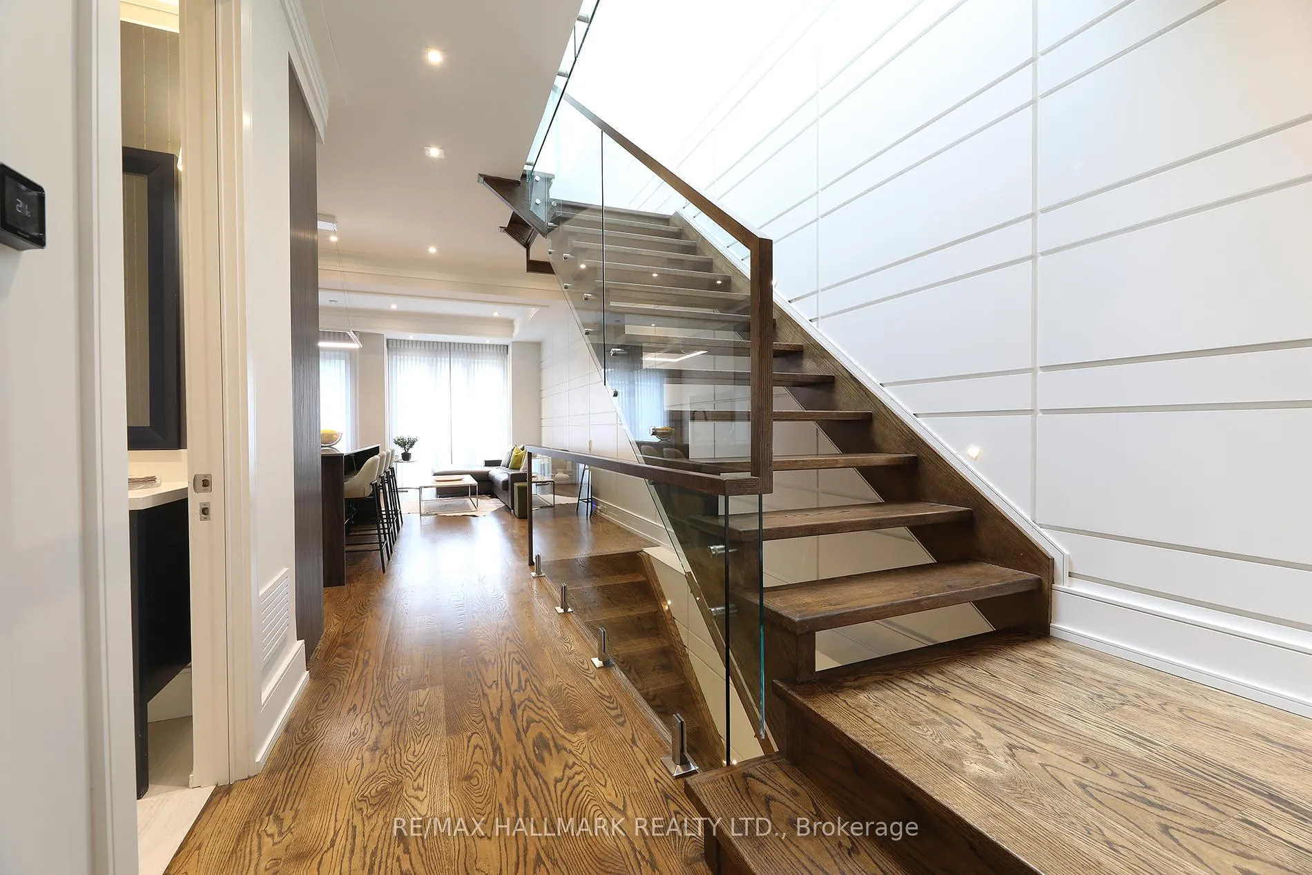 Photo 21 of 159 Roe Avenue, Toronto, Bedford Park-Nortown — HOMEH
