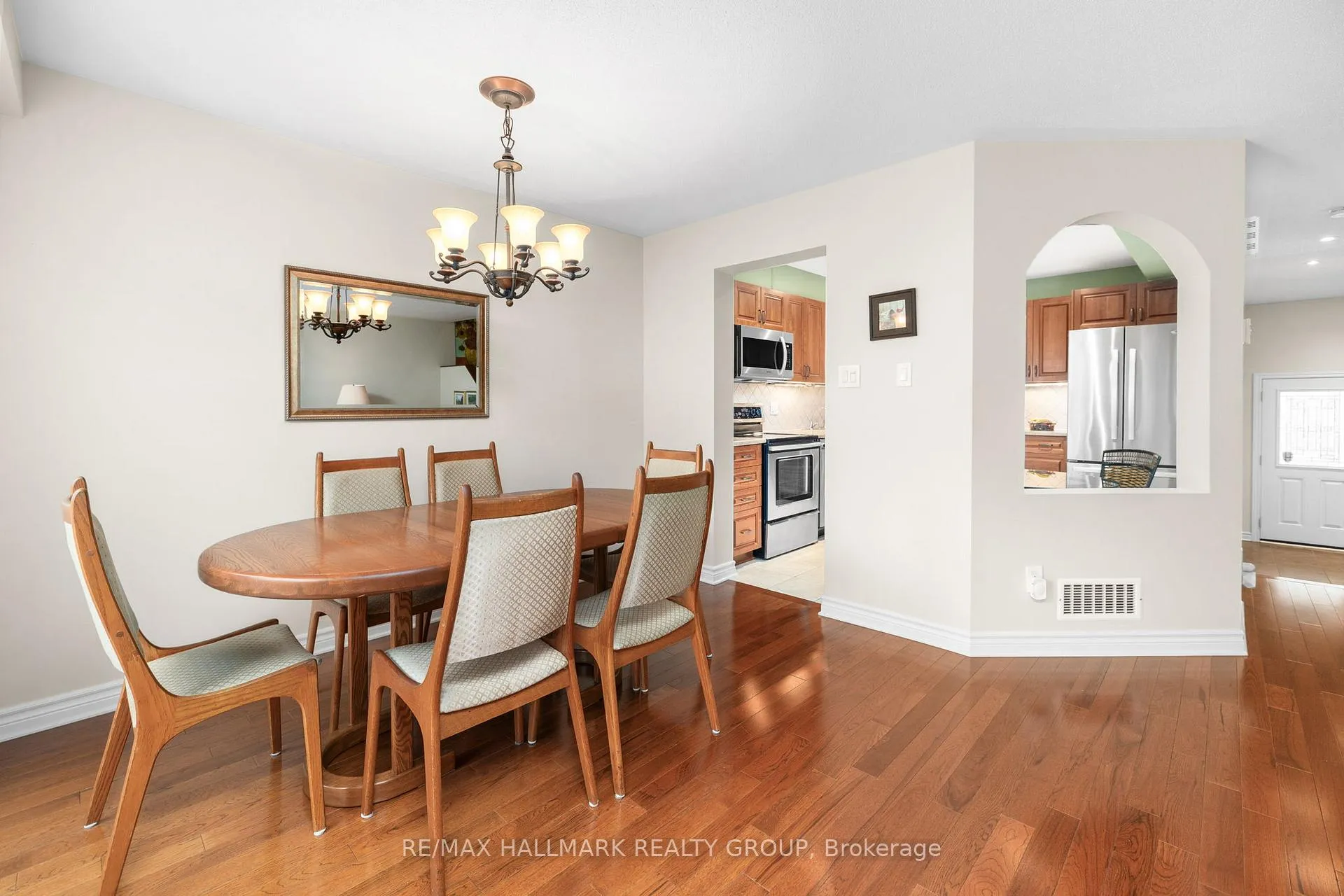 Photo 11 of 548 Langelier Avenue, Ottawa, Mer Bleue/Bradley Estates/Anderson Park — HOMEH