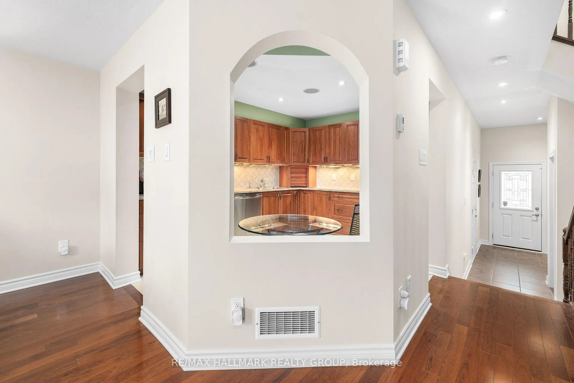 Photo 12 of 548 Langelier Avenue, Ottawa, Mer Bleue/Bradley Estates/Anderson Park — HOMEH