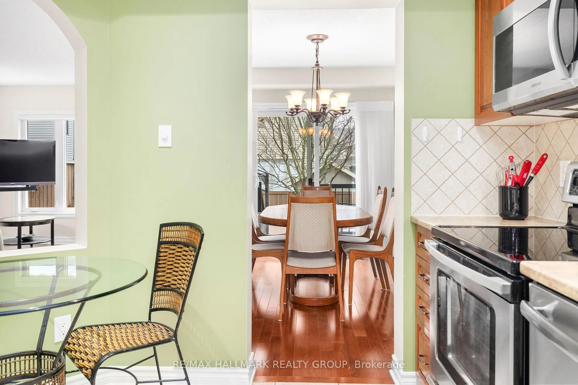 Photo 13 of 548 Langelier Avenue, Ottawa, Mer Bleue/Bradley Estates/Anderson Park — HOMEH