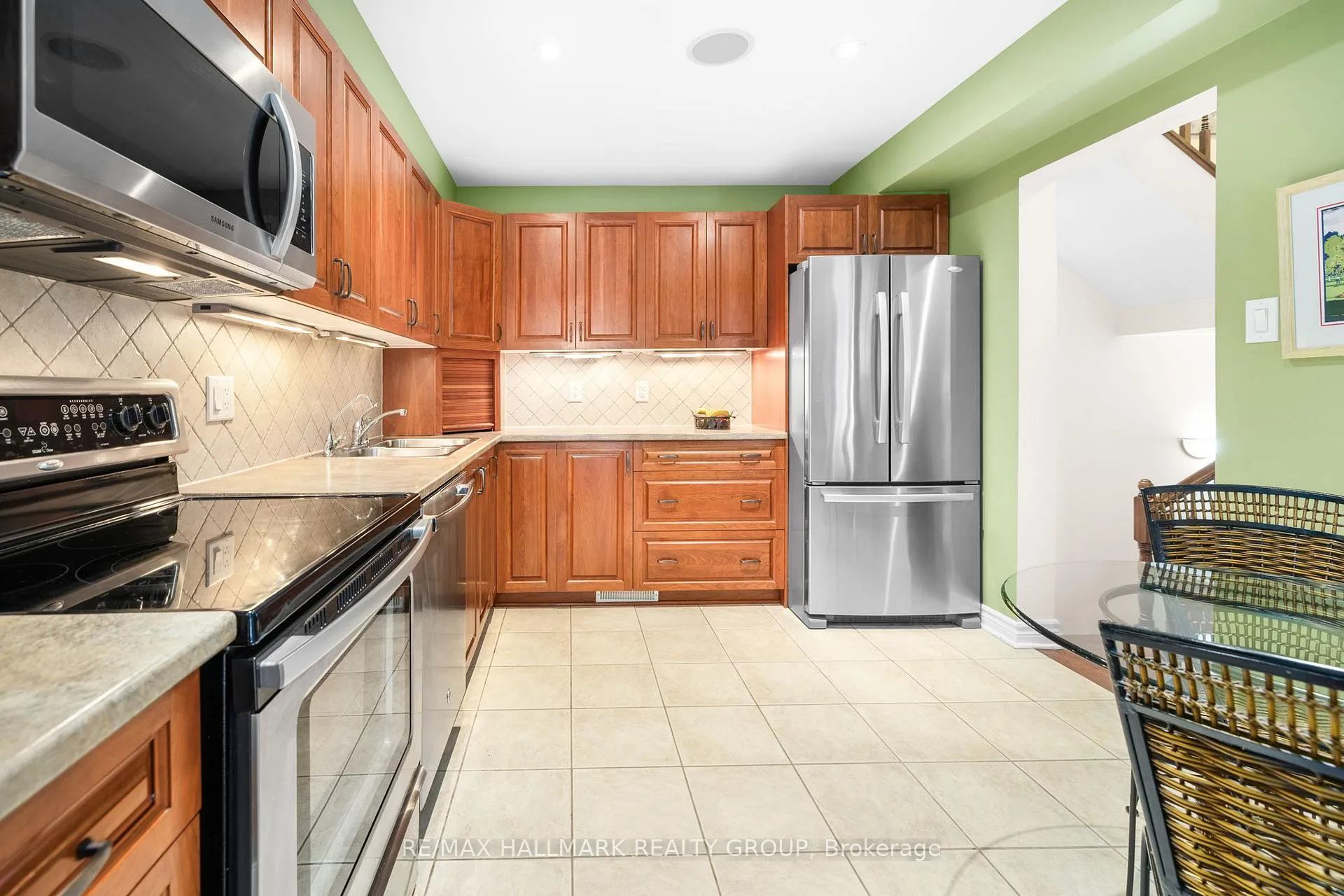 Photo 14 of 548 Langelier Avenue, Ottawa, Mer Bleue/Bradley Estates/Anderson Park — HOMEH