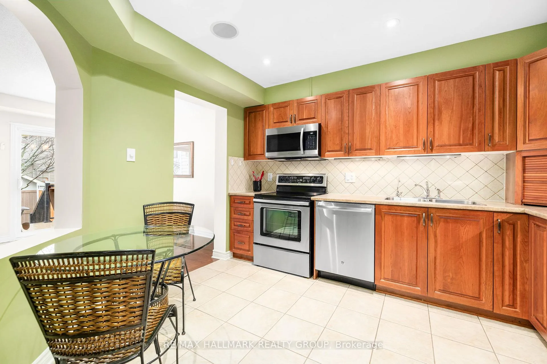 Photo 16 of 548 Langelier Avenue, Ottawa, Mer Bleue/Bradley Estates/Anderson Park — HOMEH