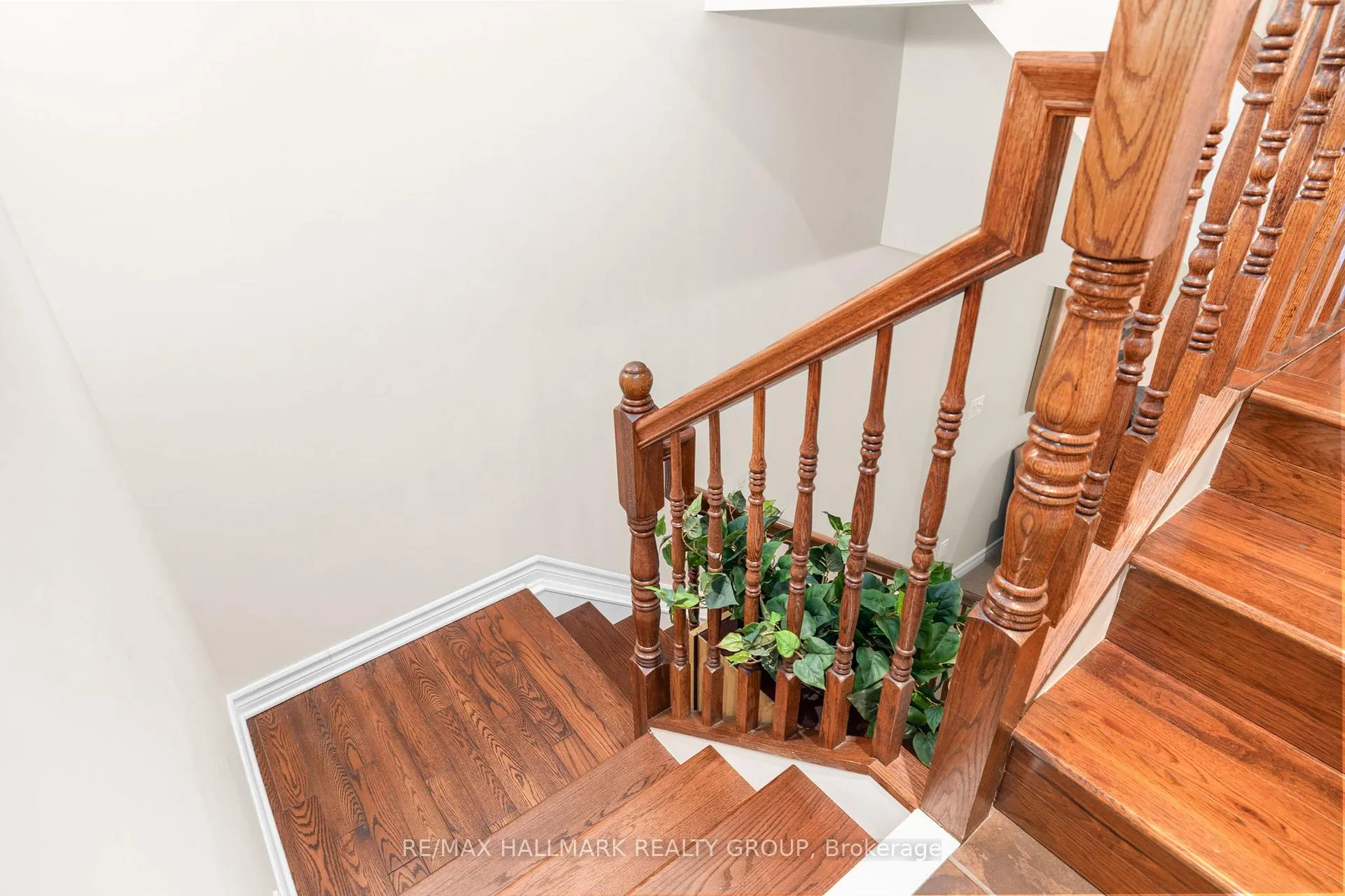 Photo 17 of 548 Langelier Avenue, Ottawa, Mer Bleue/Bradley Estates/Anderson Park — HOMEH