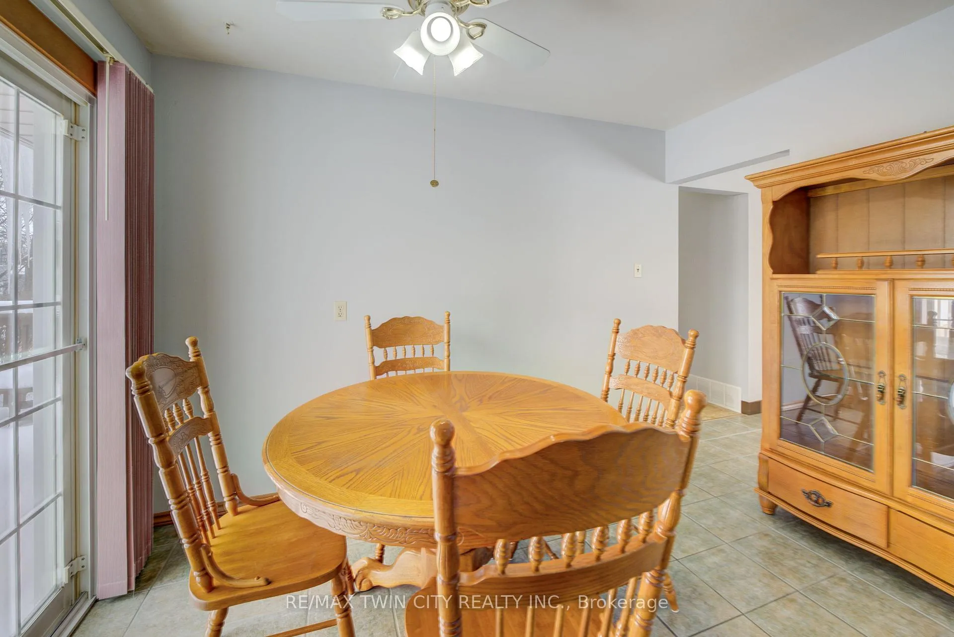 Photo 12 of 98 Clive Road, Kitchener — HOMEH