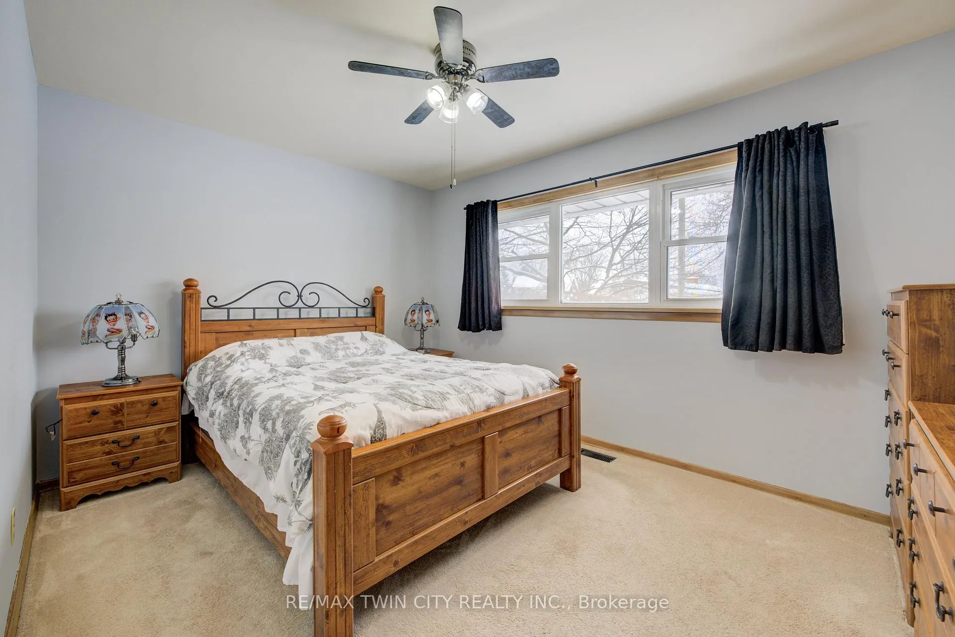 Photo 13 of 98 Clive Road, Kitchener — HOMEH
