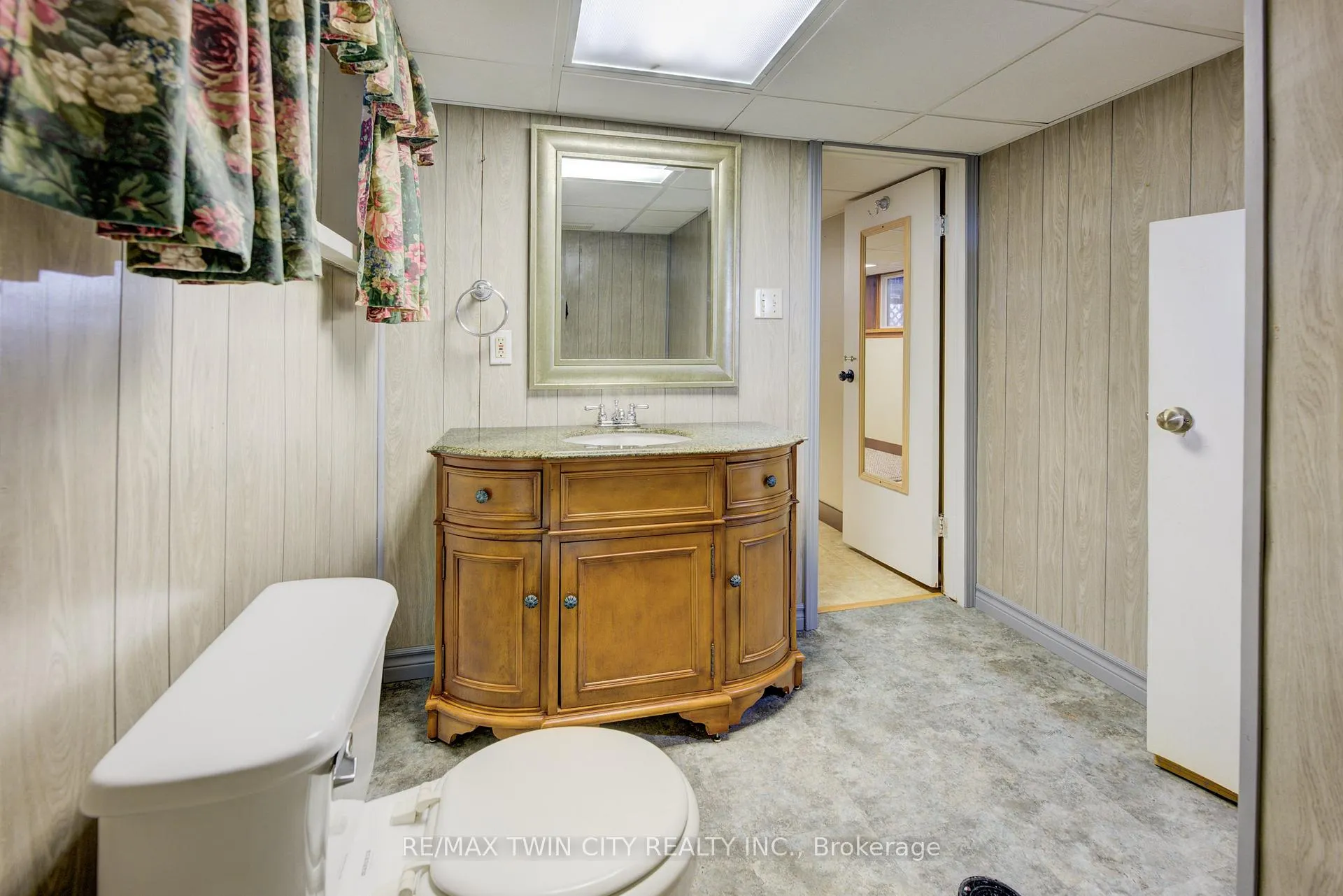 Photo 20 of 98 Clive Road, Kitchener — HOMEH