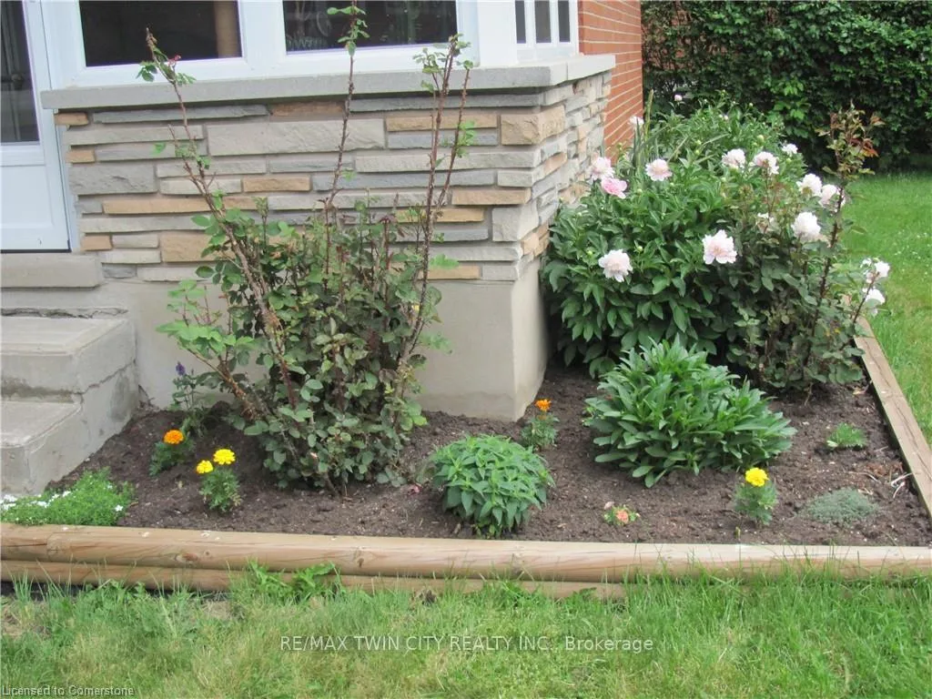 Photo 35 of 98 Clive Road, Kitchener — HOMEH