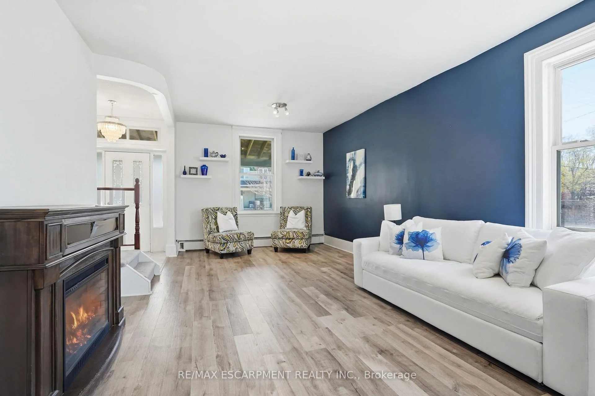 Photo 5 of 73 Sherwood Drive, Brantford — HOMEH