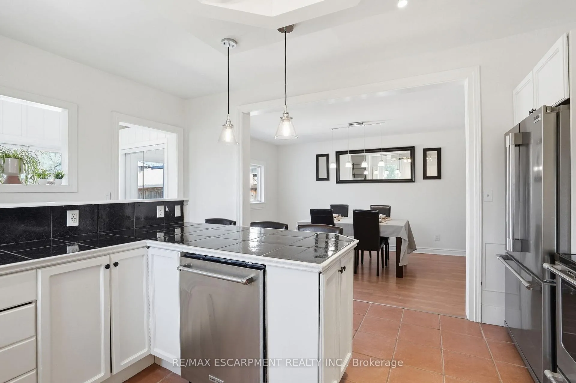 Photo 12 of 73 Sherwood Drive, Brantford — HOMEH