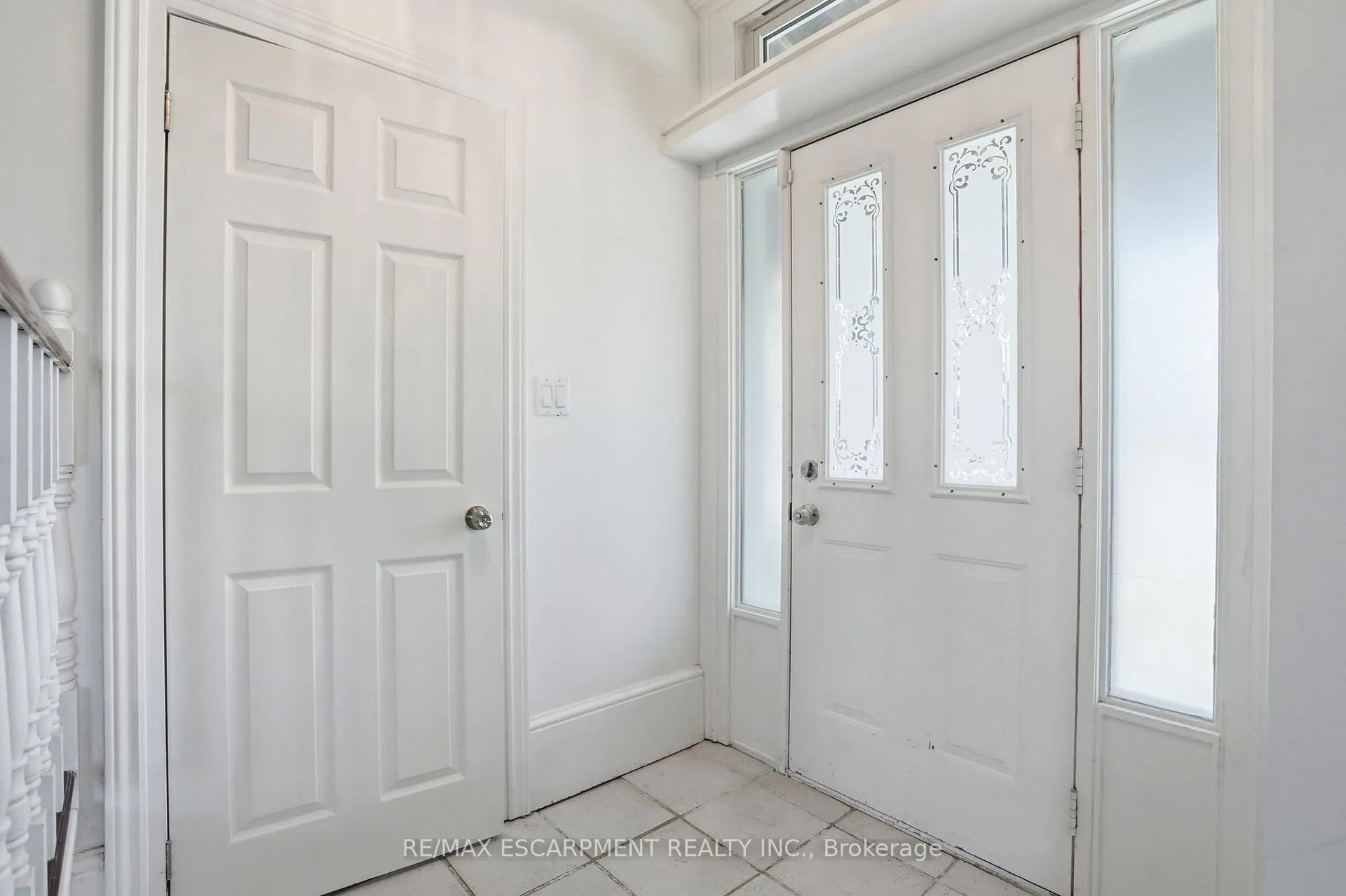 Photo 16 of 73 Sherwood Drive, Brantford — HOMEH