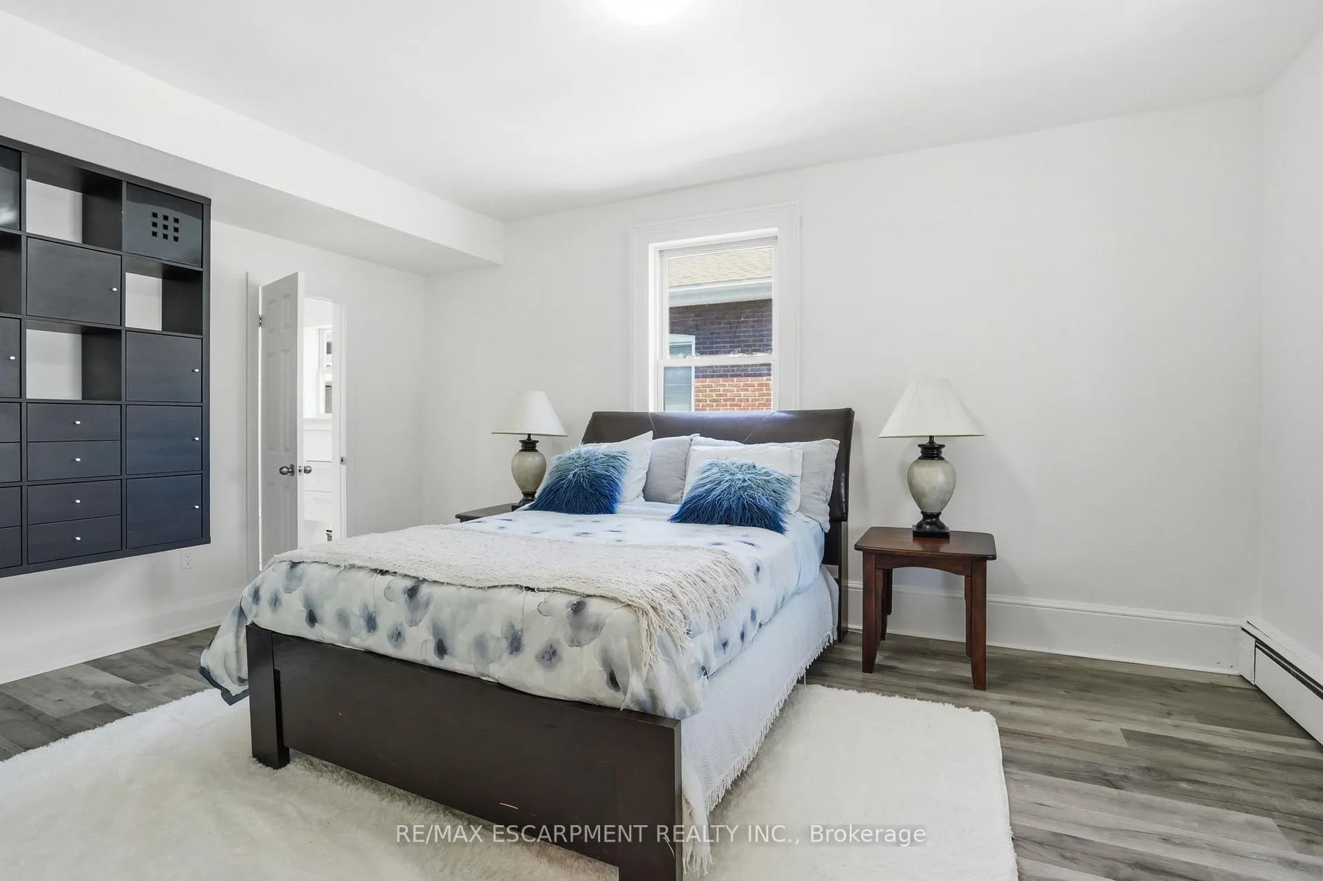 Photo 17 of 73 Sherwood Drive, Brantford — HOMEH