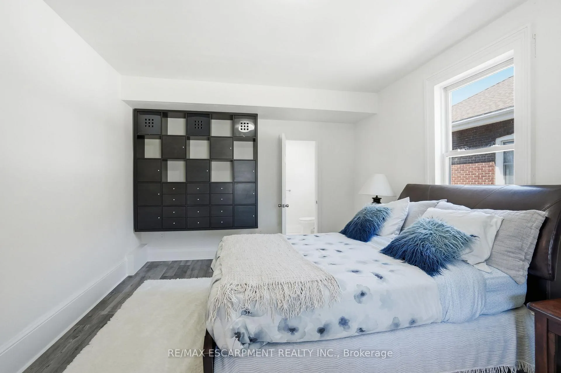 Photo 18 of 73 Sherwood Drive, Brantford — HOMEH