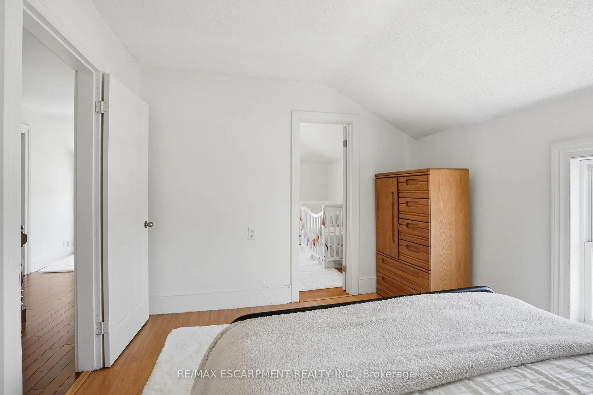 Photo 26 of 73 Sherwood Drive, Brantford — HOMEH