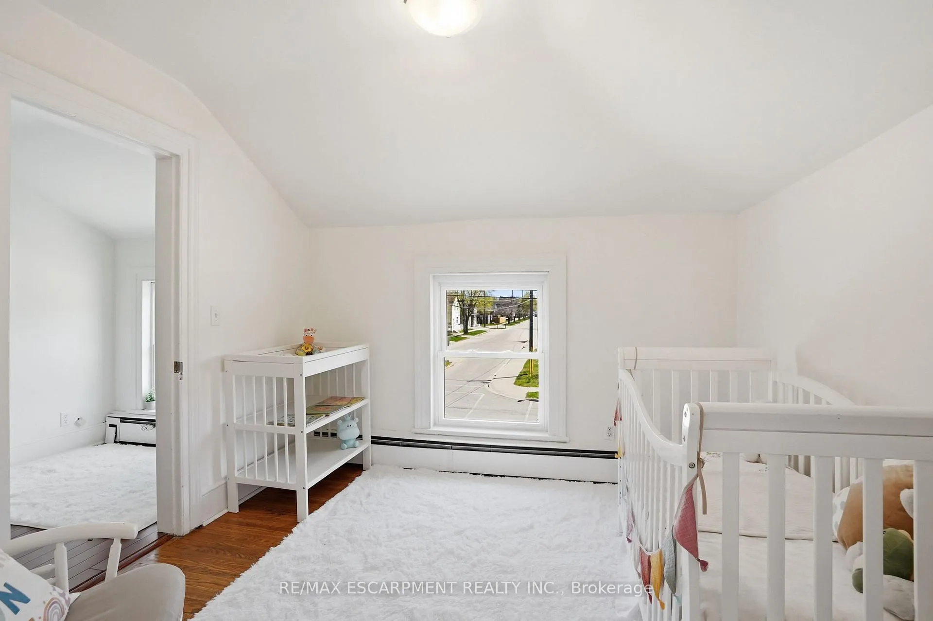 Photo 27 of 73 Sherwood Drive, Brantford — HOMEH