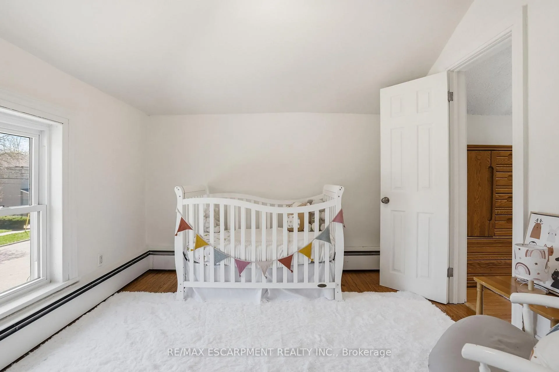 Photo 28 of 73 Sherwood Drive, Brantford — HOMEH