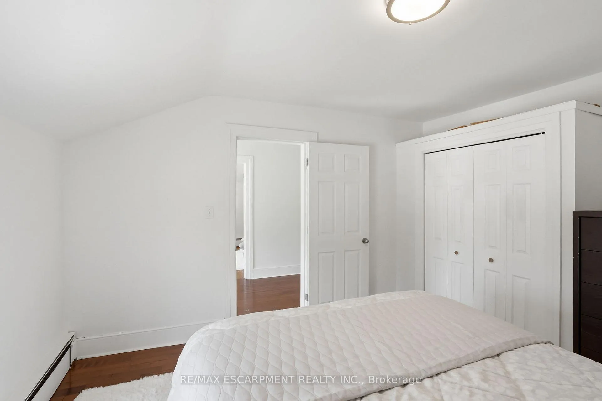 Photo 30 of 73 Sherwood Drive, Brantford — HOMEH