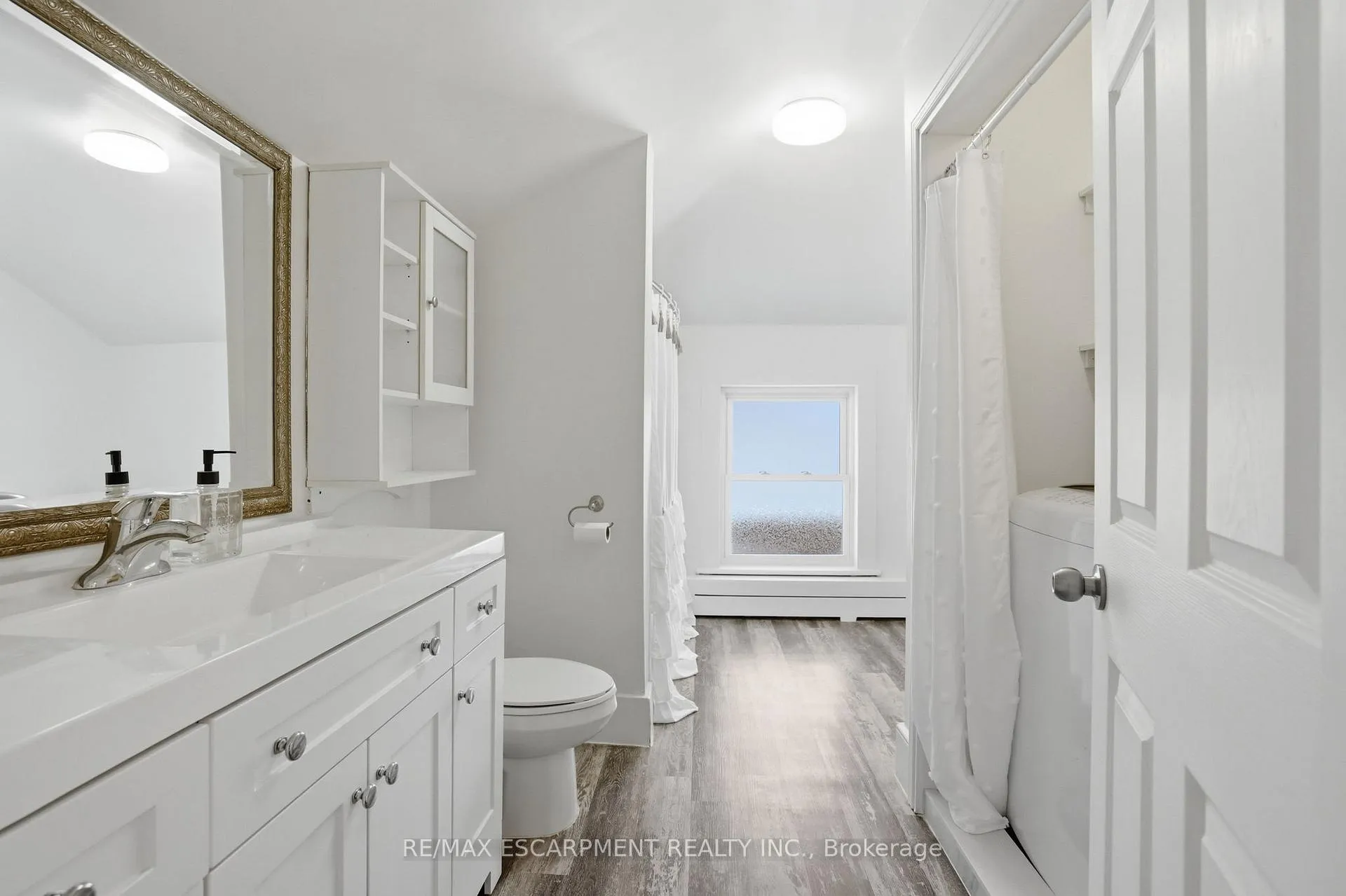 Photo 32 of 73 Sherwood Drive, Brantford — HOMEH