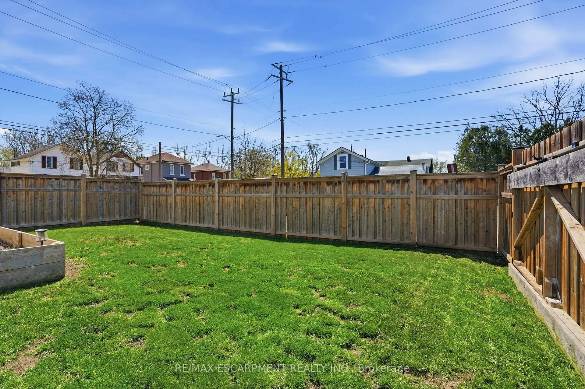 Photo 42 of 73 Sherwood Drive, Brantford — HOMEH