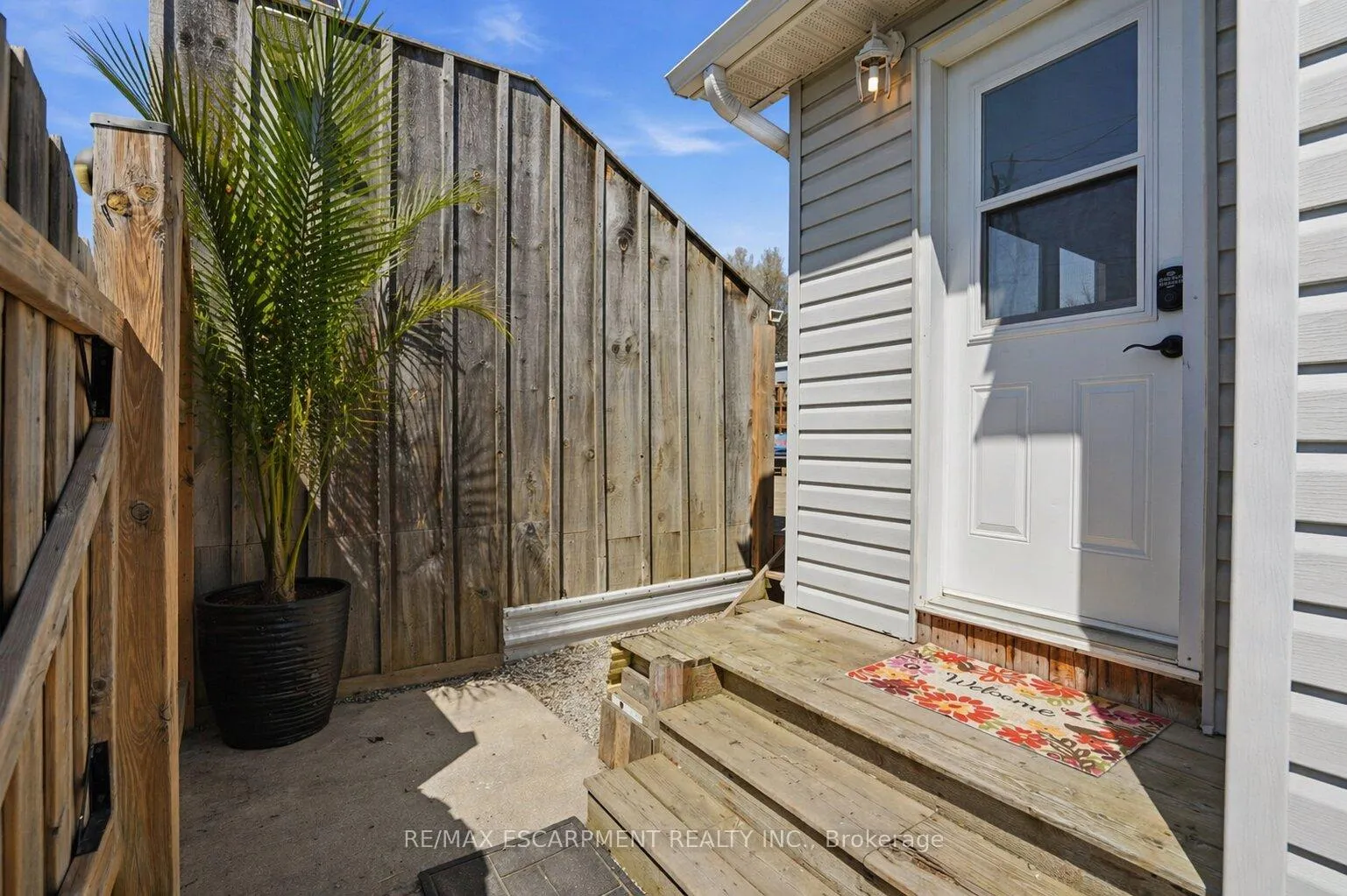 Photo 43 of 73 Sherwood Drive, Brantford — HOMEH